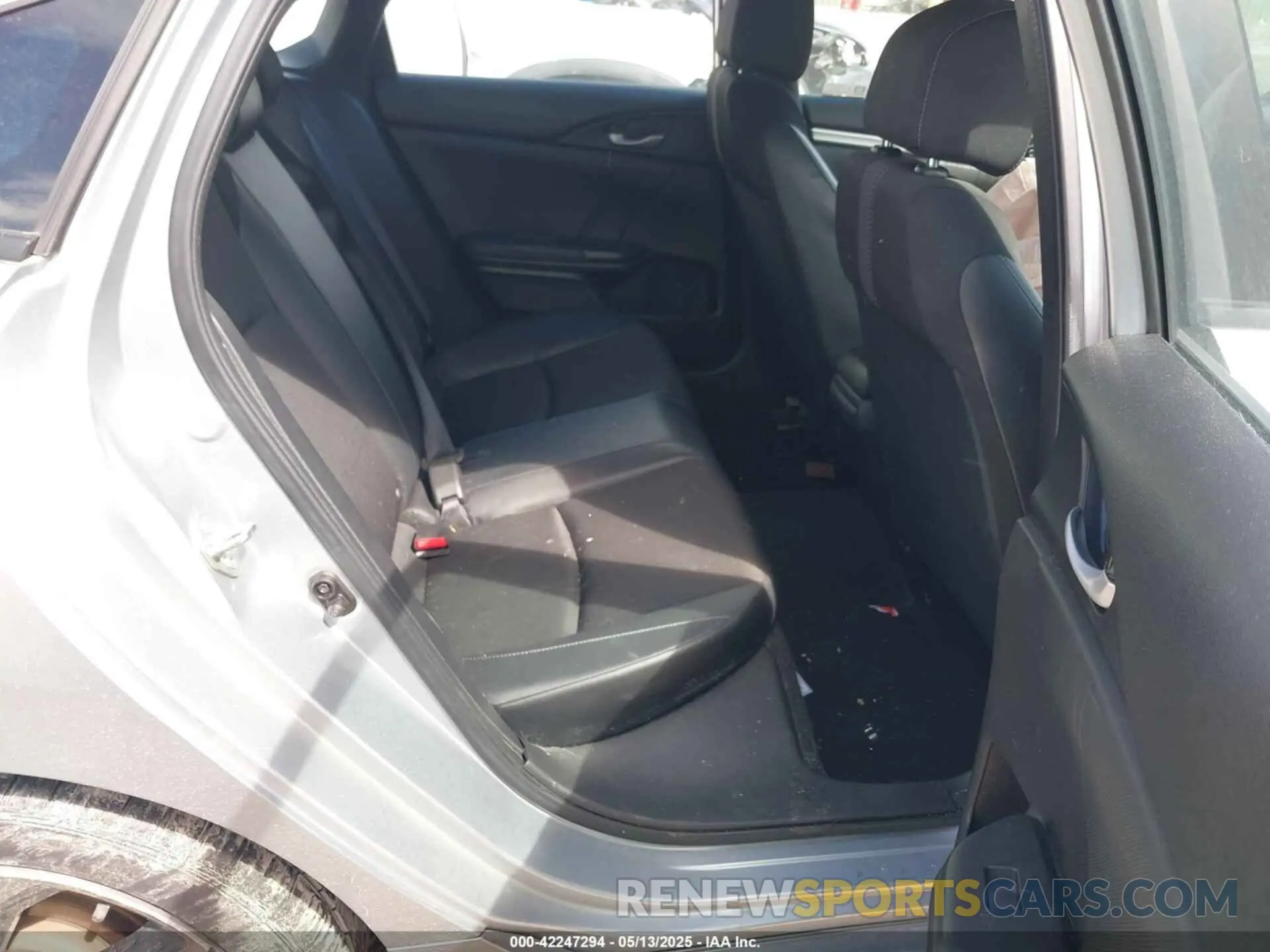 8 Photograph of a damaged car 2HGFC2F80LH538788 HONDA CIVIC 2020