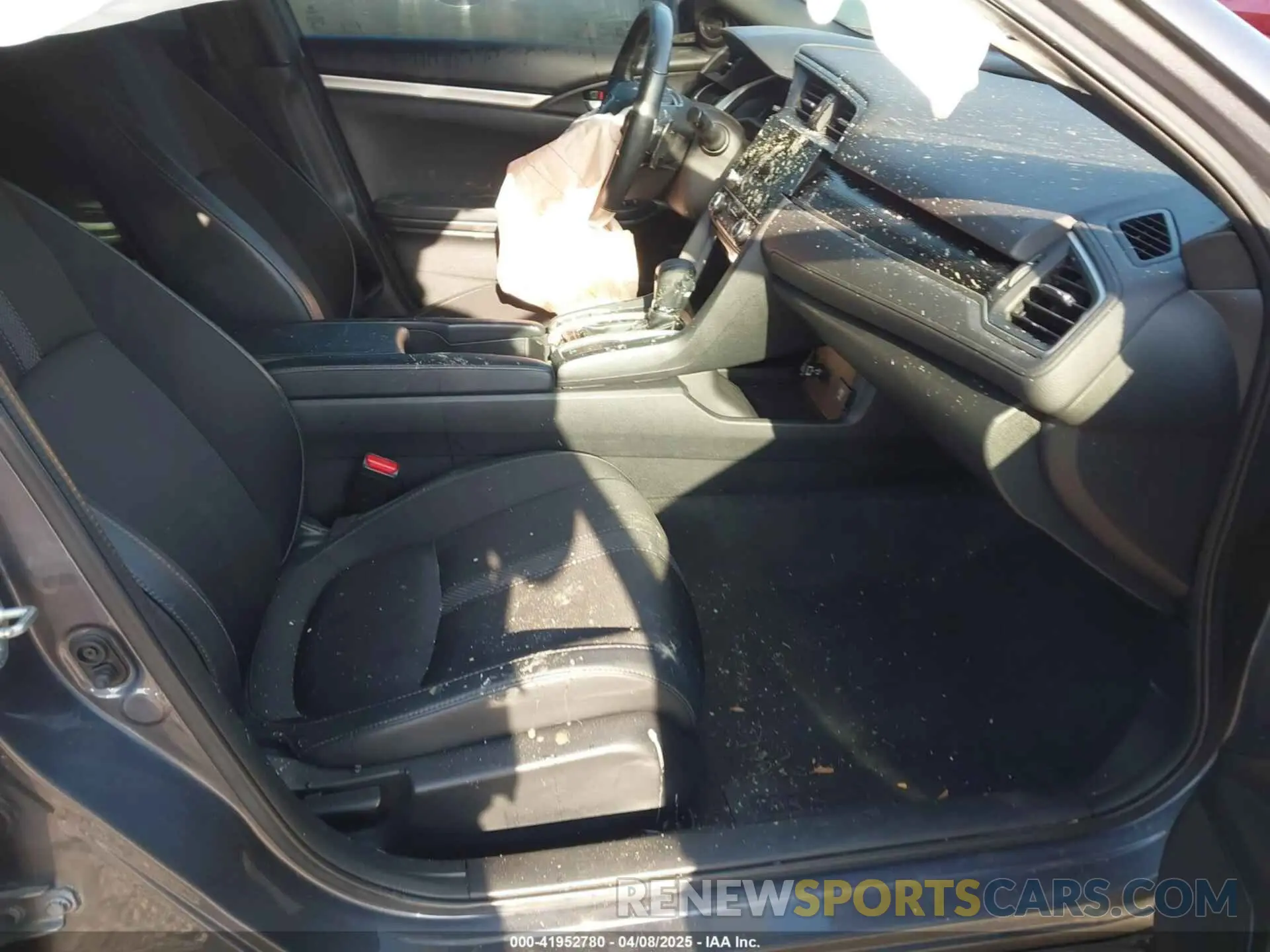 5 Photograph of a damaged car 2HGFC2F80LH552318 HONDA CIVIC 2020