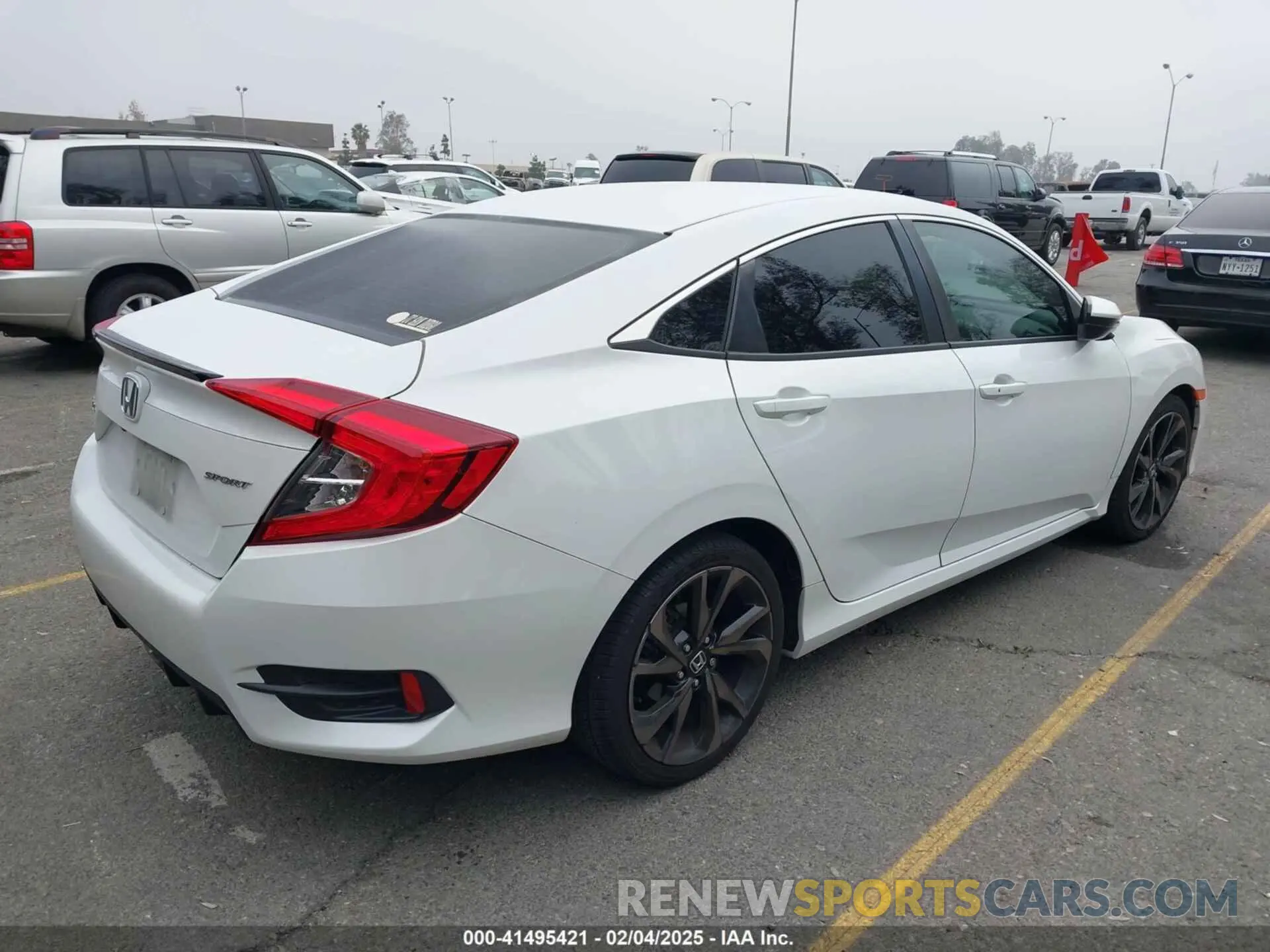 4 Photograph of a damaged car 2HGFC2F80LH581043 HONDA CIVIC 2020
