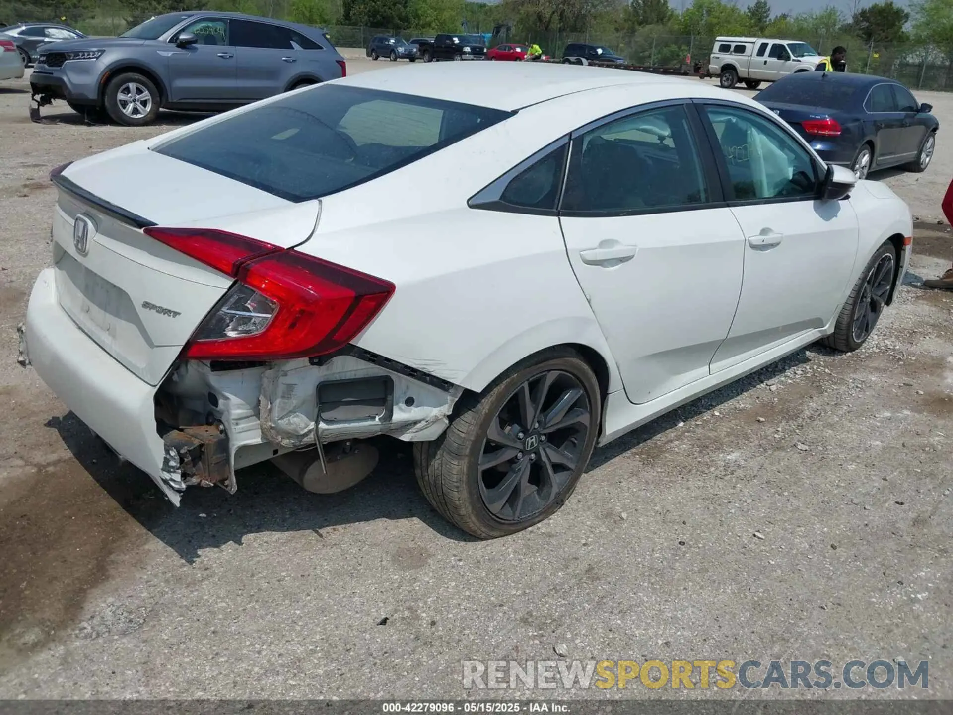 4 Photograph of a damaged car 2HGFC2F81LH532160 HONDA CIVIC 2020