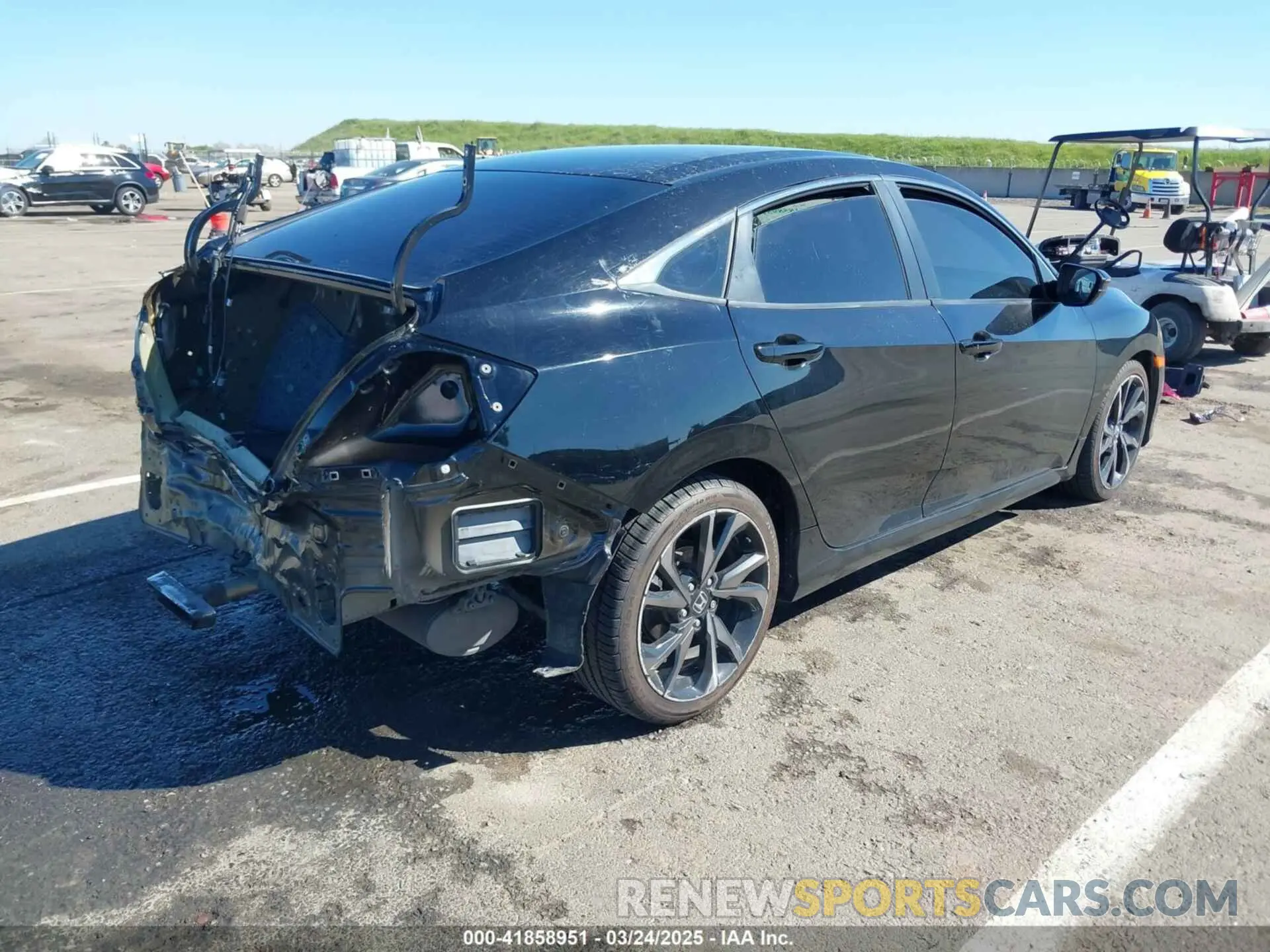 4 Photograph of a damaged car 2HGFC2F81LH536077 HONDA CIVIC 2020