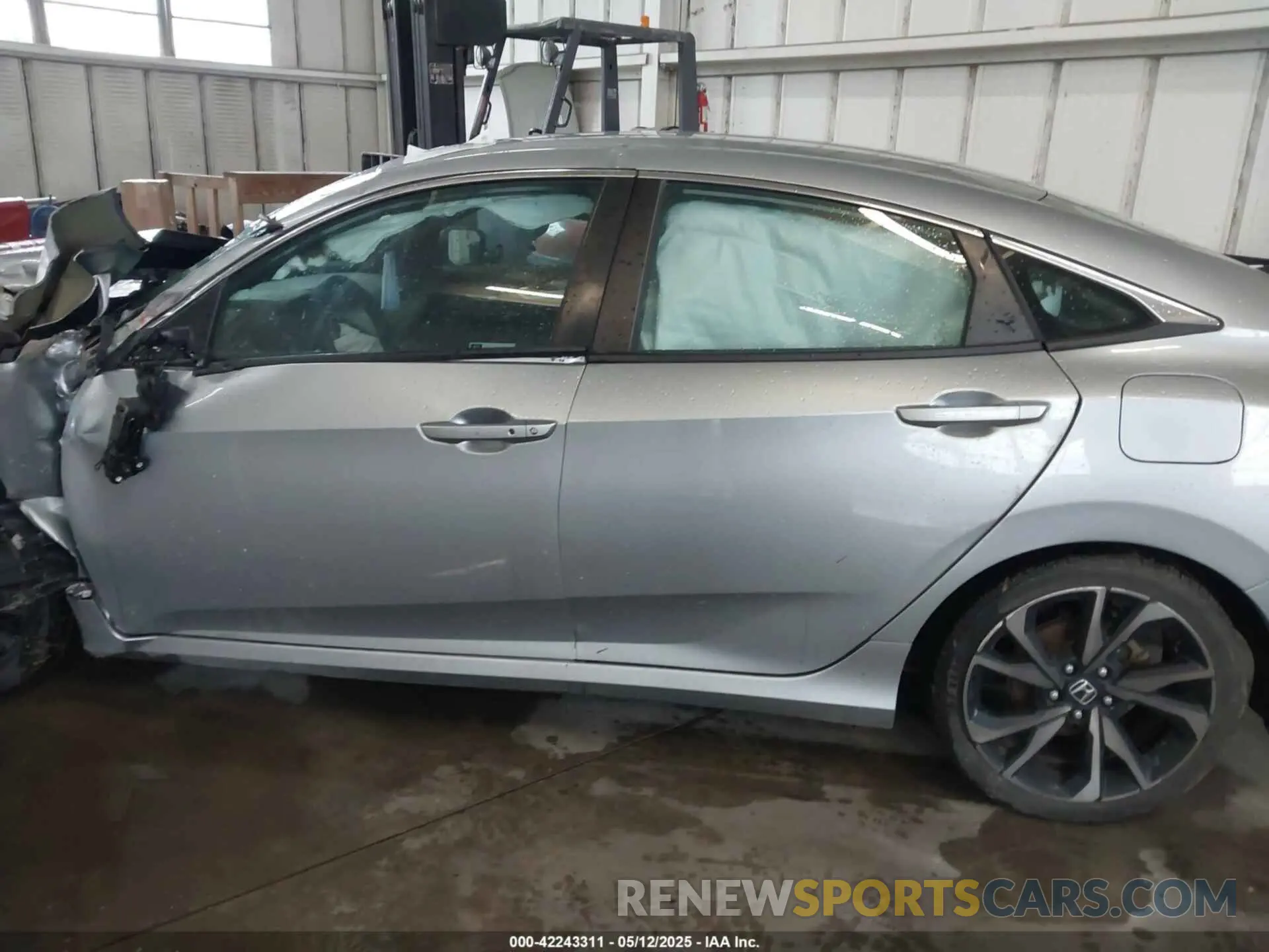 13 Photograph of a damaged car 2HGFC2F81LH541828 HONDA CIVIC 2020