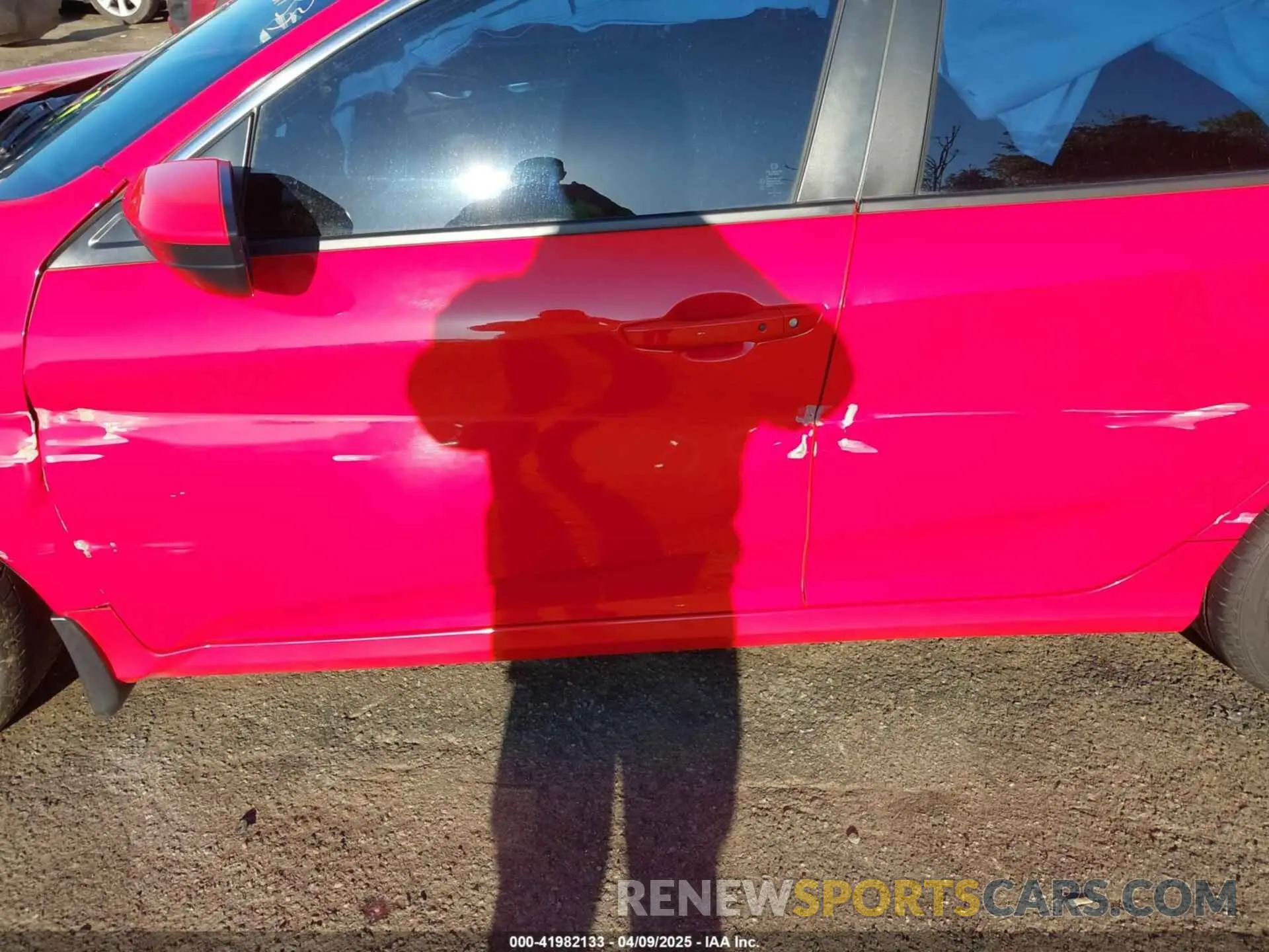 17 Photograph of a damaged car 2HGFC2F81LH555213 HONDA CIVIC 2020