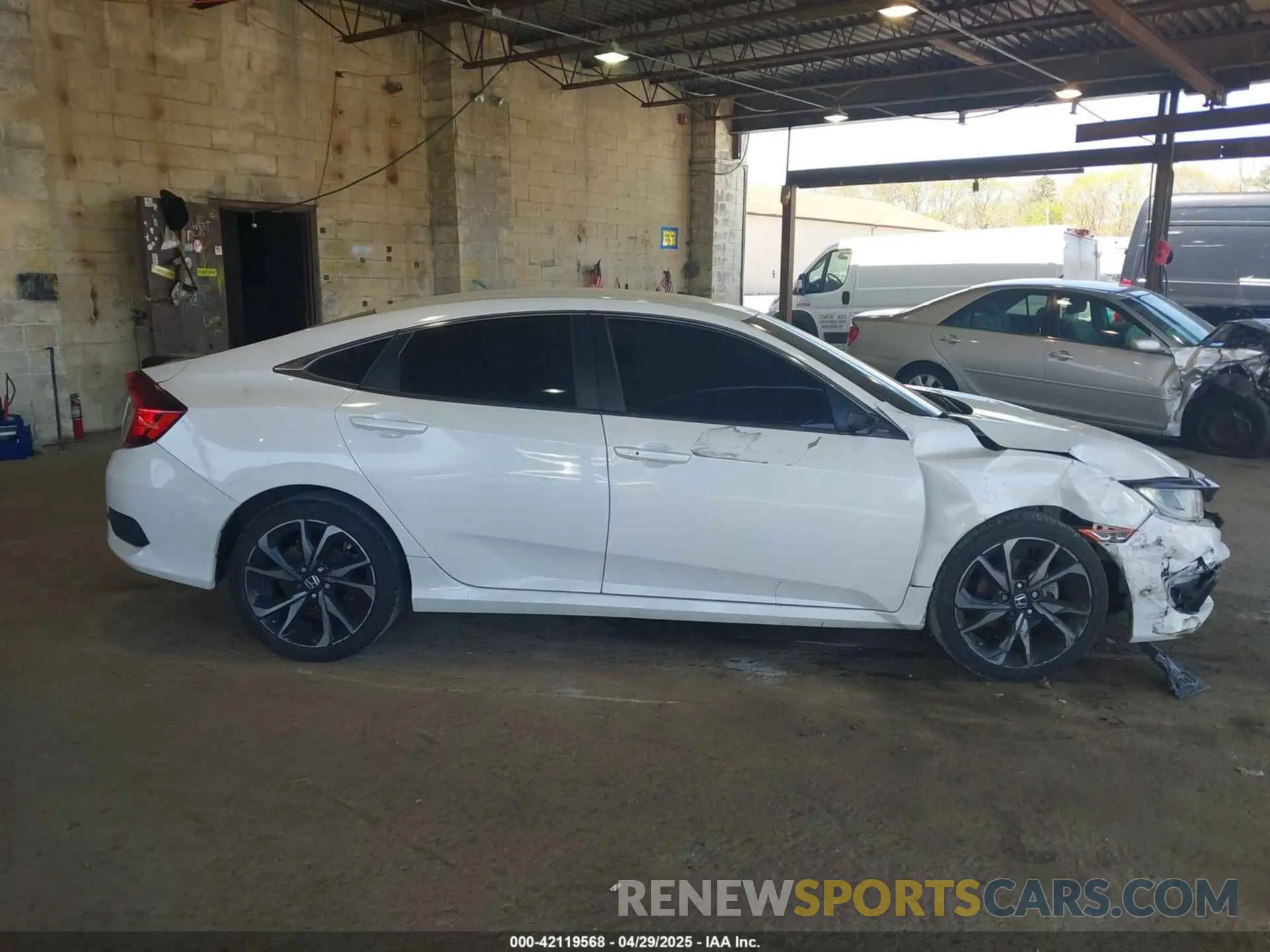 13 Photograph of a damaged car 2HGFC2F83LH522732 HONDA CIVIC 2020