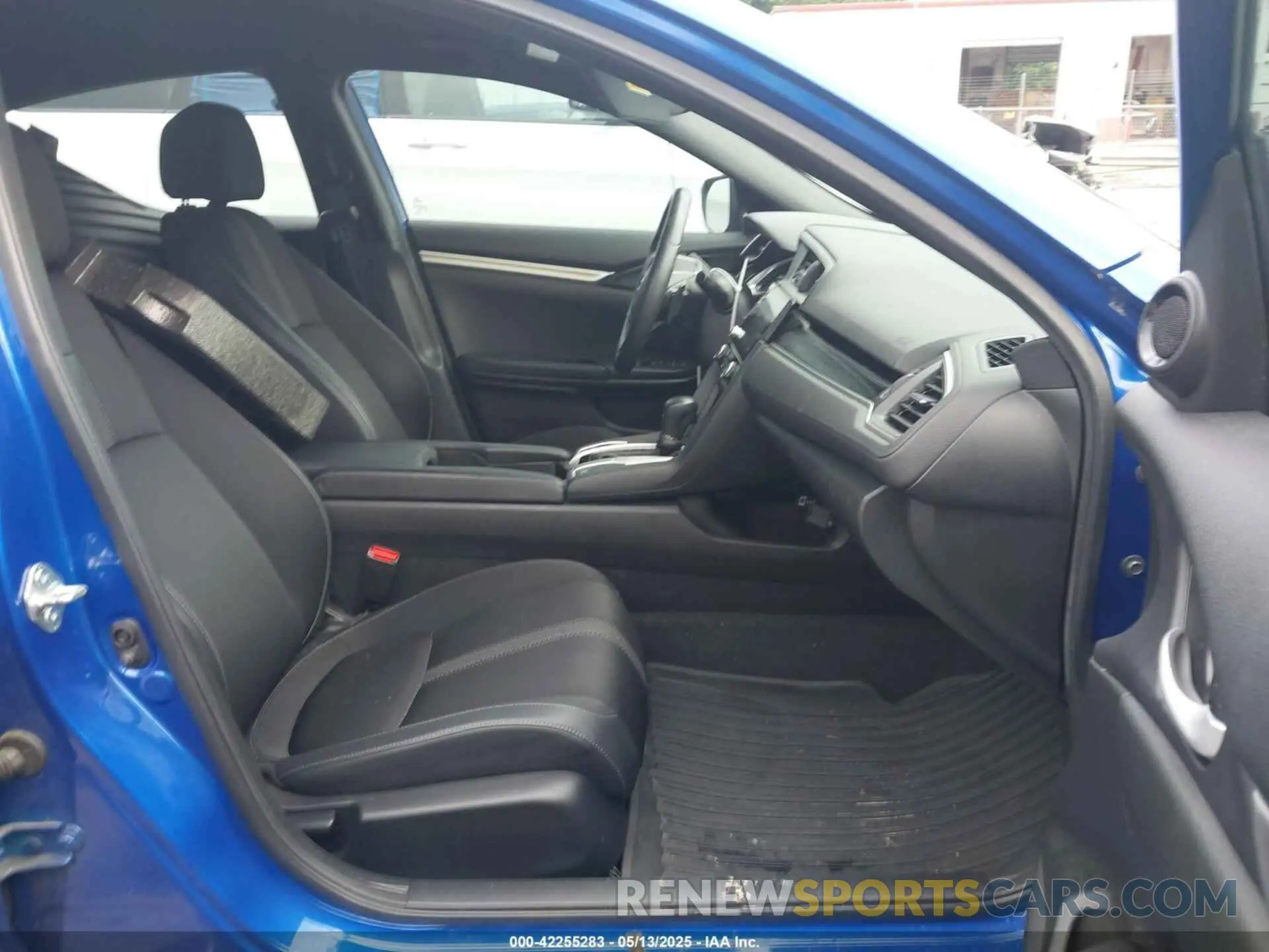 5 Photograph of a damaged car 2HGFC2F83LH571817 HONDA CIVIC 2020