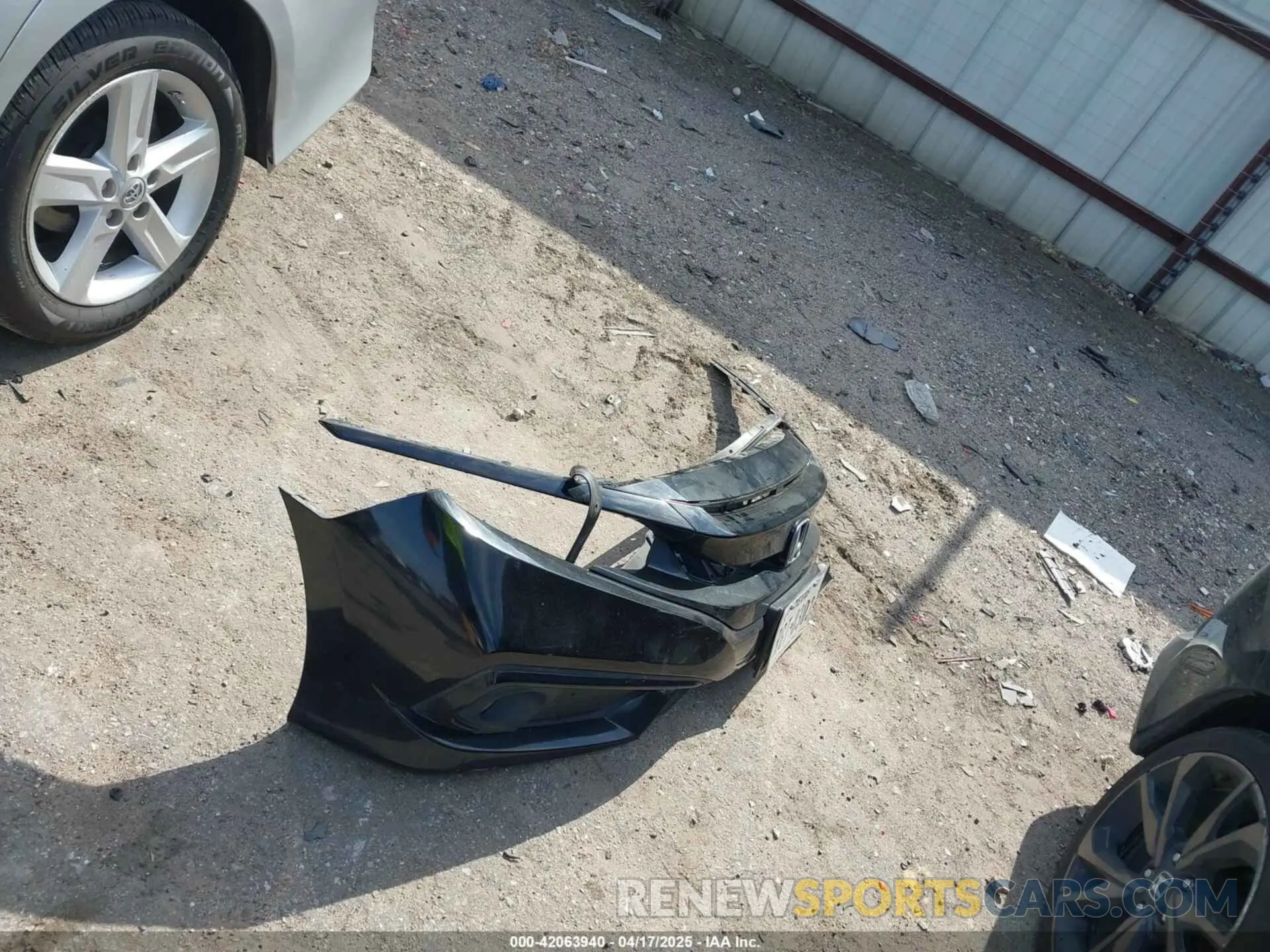 12 Photograph of a damaged car 2HGFC2F84LH556503 HONDA CIVIC 2020