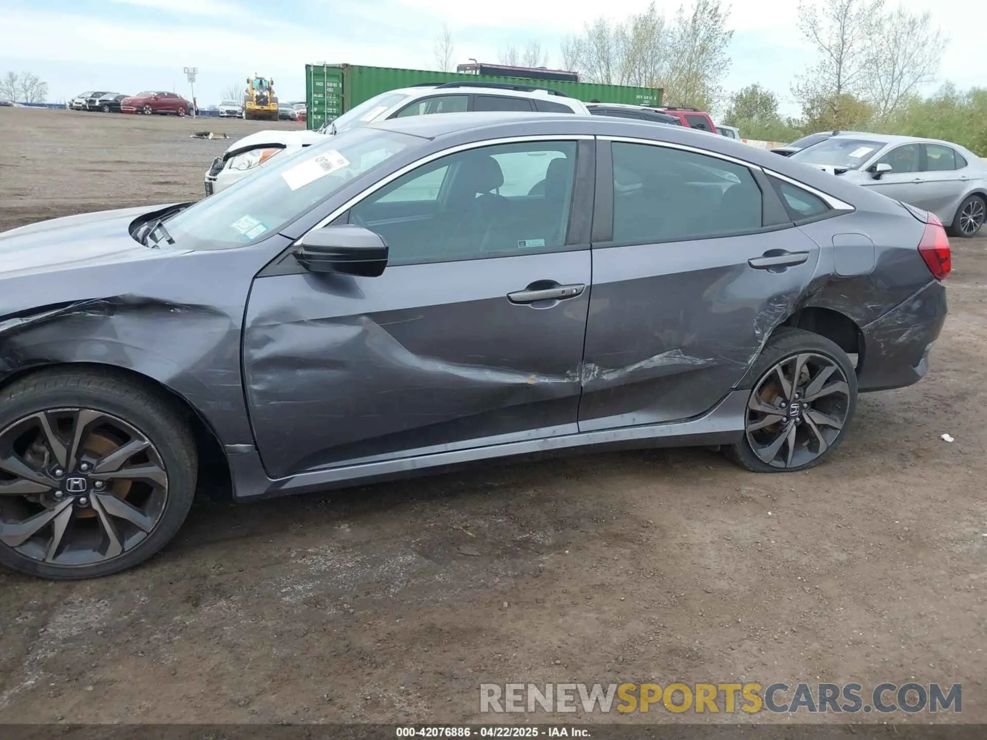 17 Photograph of a damaged car 2HGFC2F84LH571051 HONDA CIVIC 2020