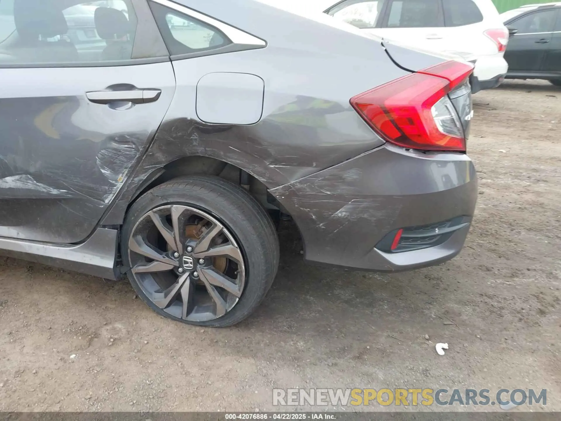 18 Photograph of a damaged car 2HGFC2F84LH571051 HONDA CIVIC 2020
