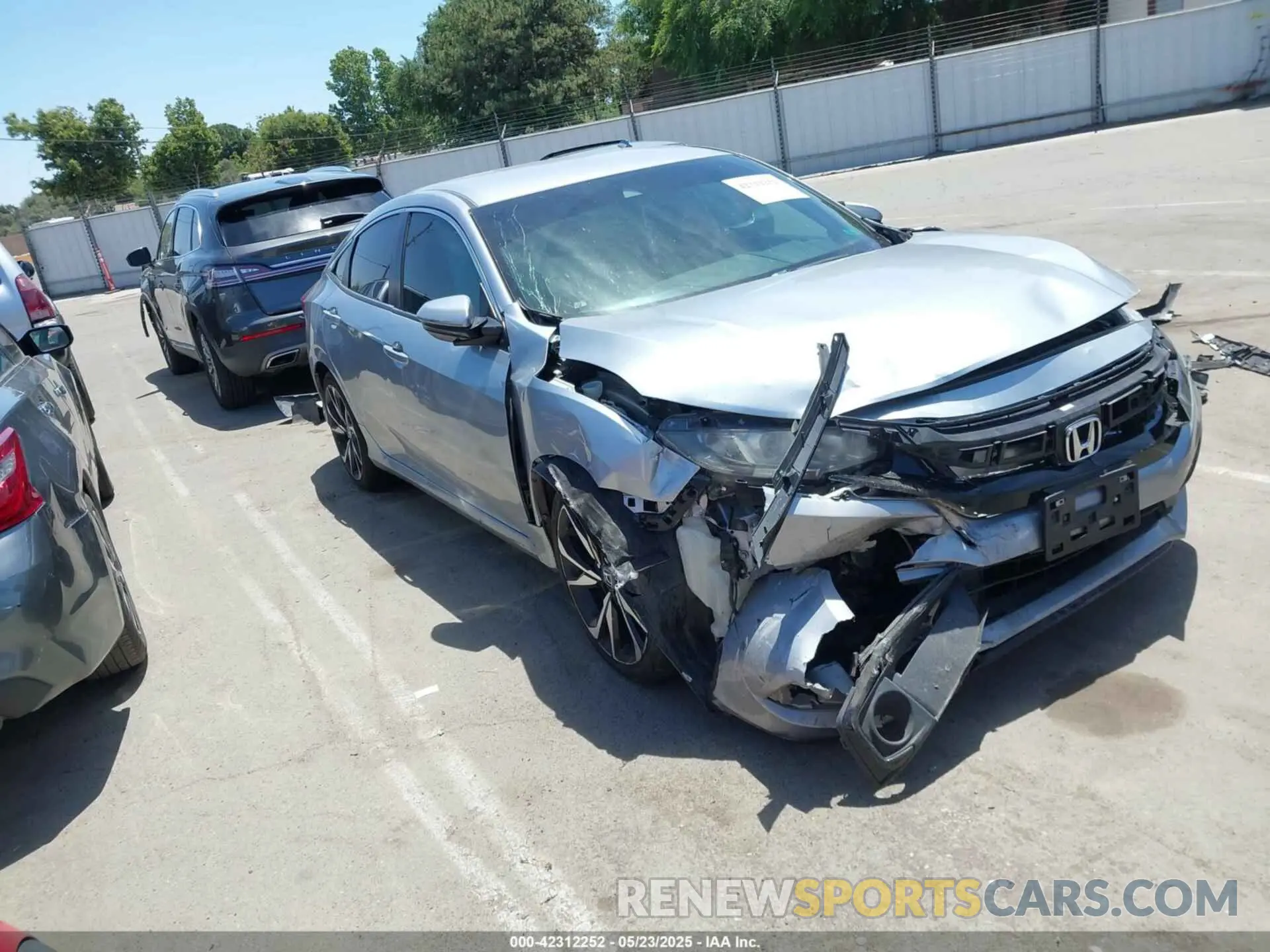 1 Photograph of a damaged car 2HGFC2F85LH525583 HONDA CIVIC 2020