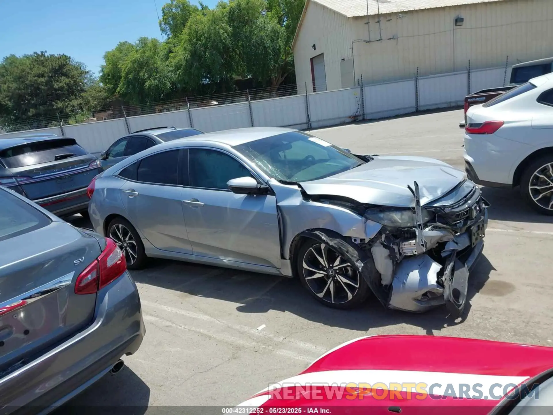 13 Photograph of a damaged car 2HGFC2F85LH525583 HONDA CIVIC 2020
