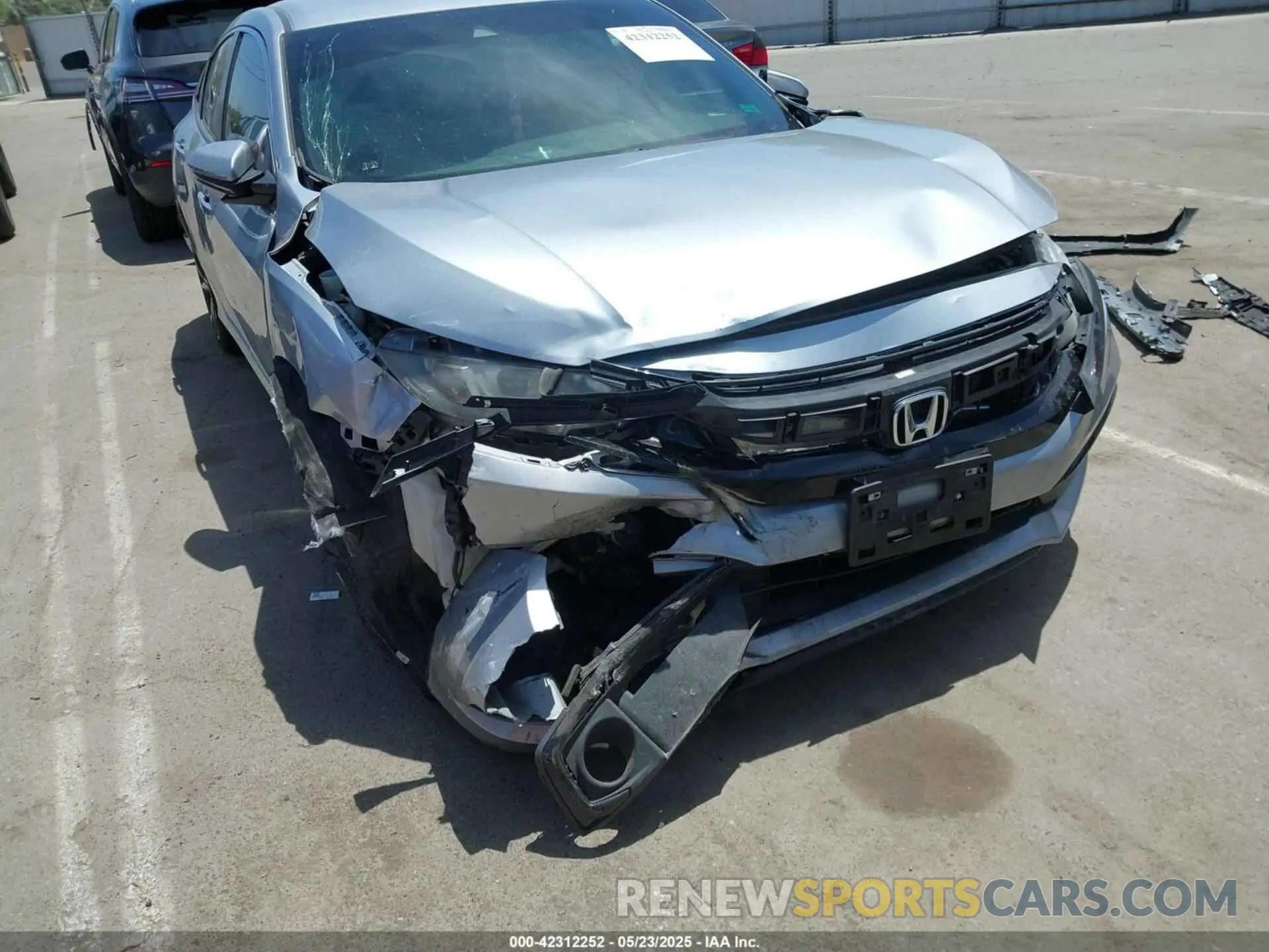 18 Photograph of a damaged car 2HGFC2F85LH525583 HONDA CIVIC 2020