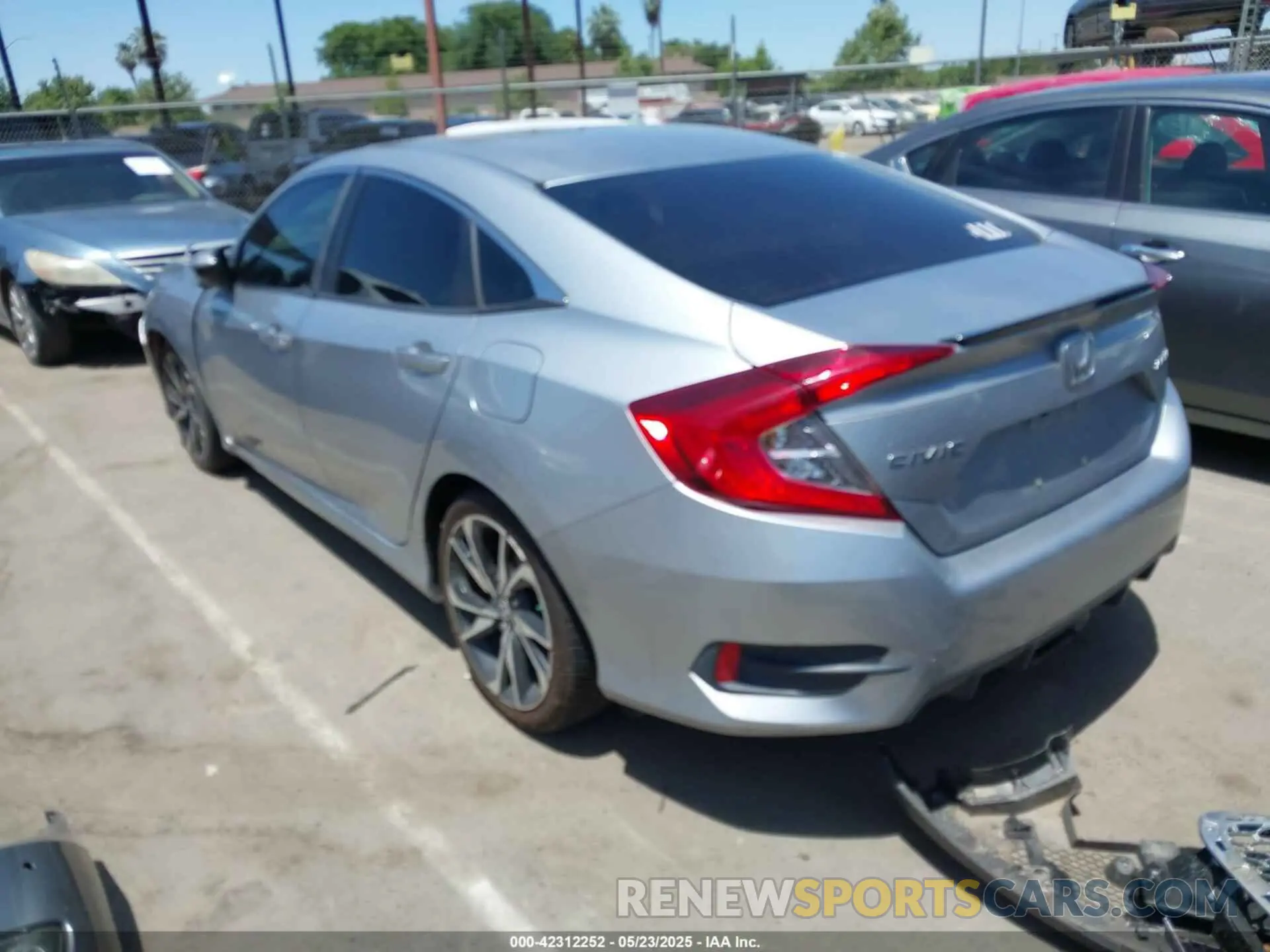 3 Photograph of a damaged car 2HGFC2F85LH525583 HONDA CIVIC 2020