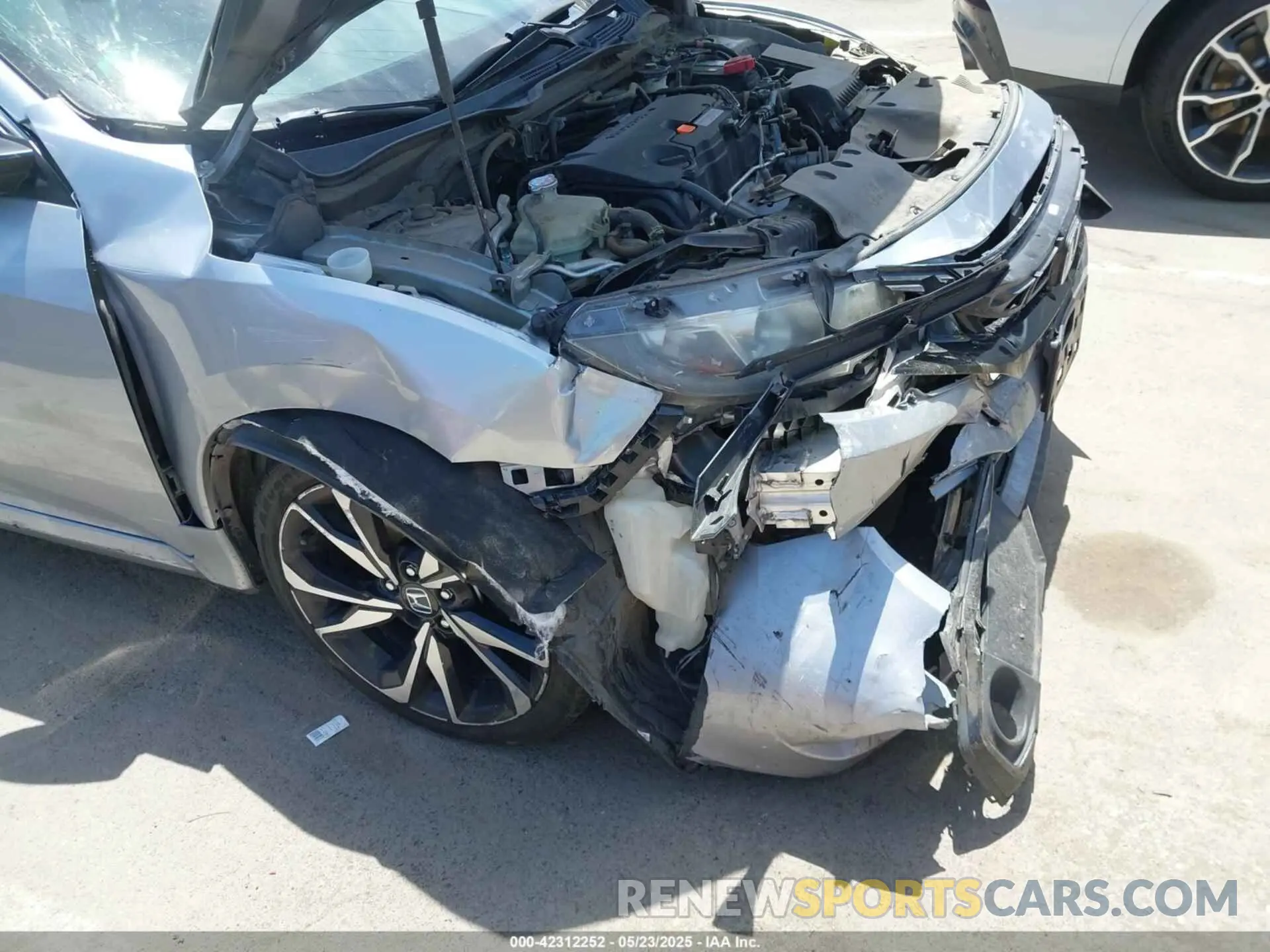 6 Photograph of a damaged car 2HGFC2F85LH525583 HONDA CIVIC 2020