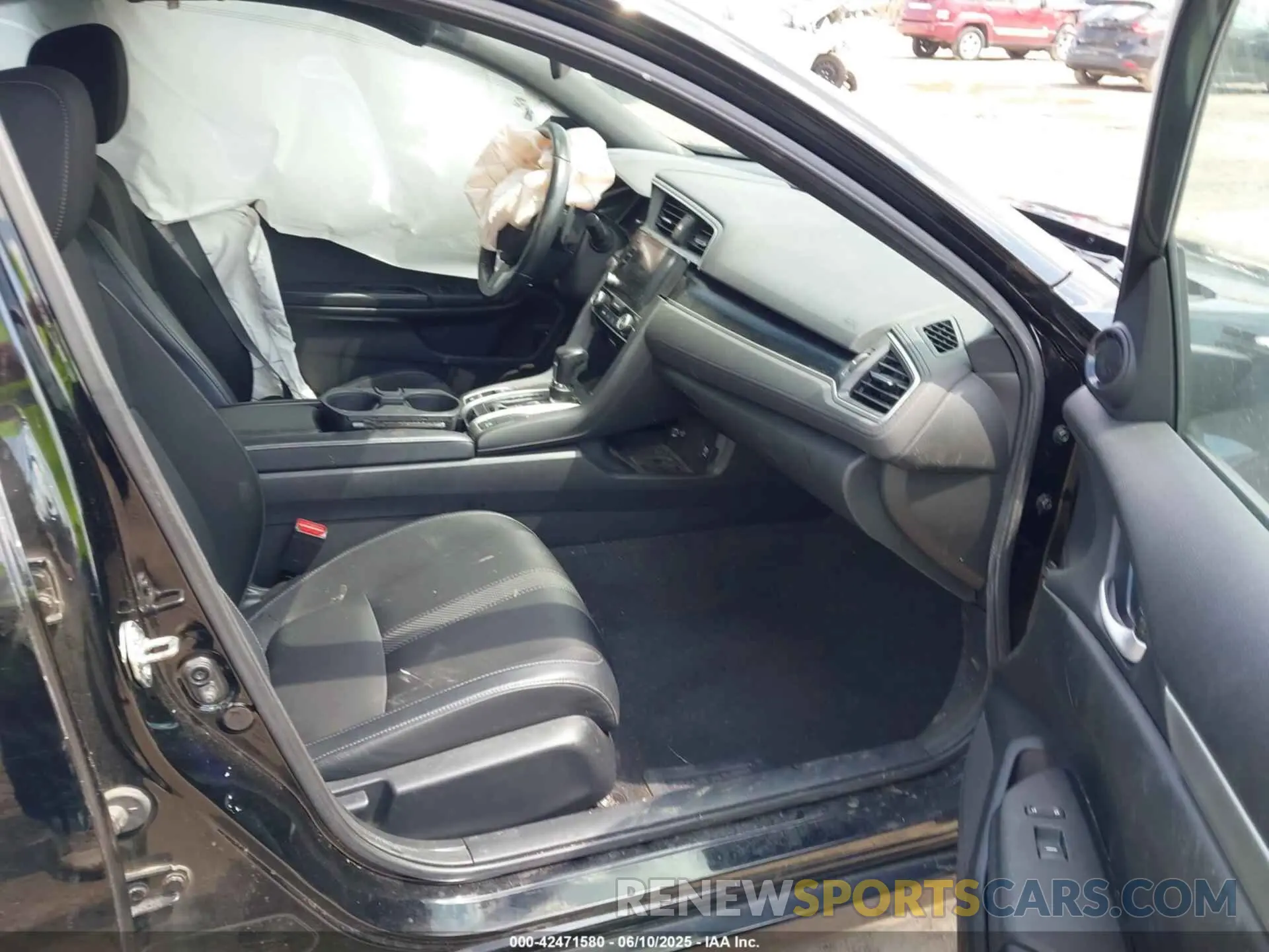 5 Photograph of a damaged car 2HGFC2F85LH525986 HONDA CIVIC 2020