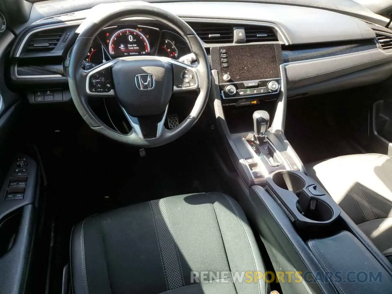 8 Photograph of a damaged car 2HGFC2F85LH556395 HONDA CIVIC 2020