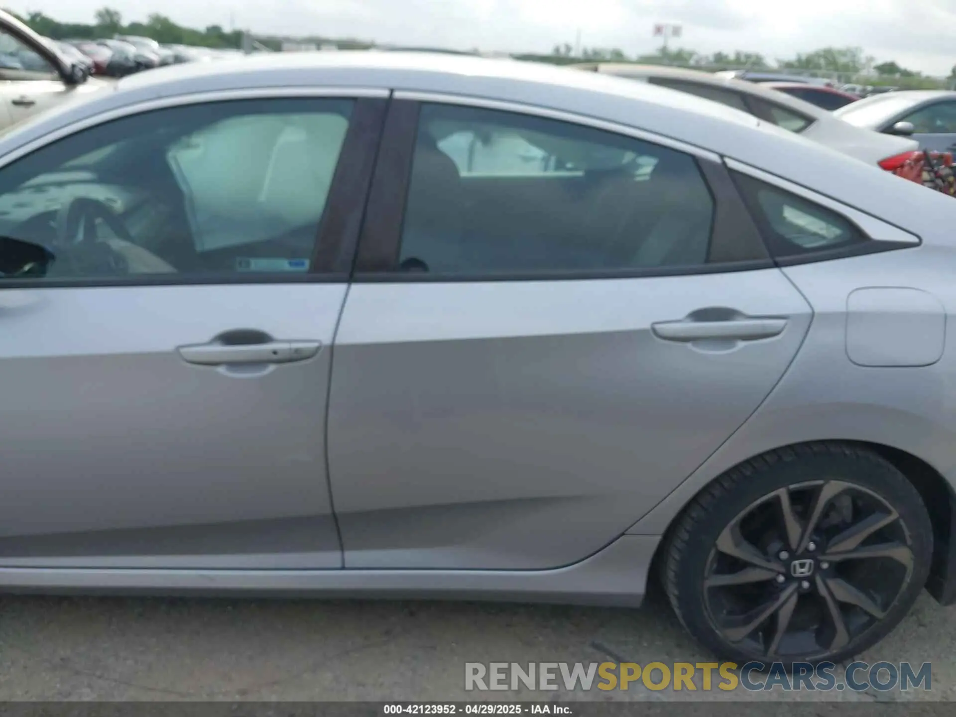 14 Photograph of a damaged car 2HGFC2F85LH565288 HONDA CIVIC 2020