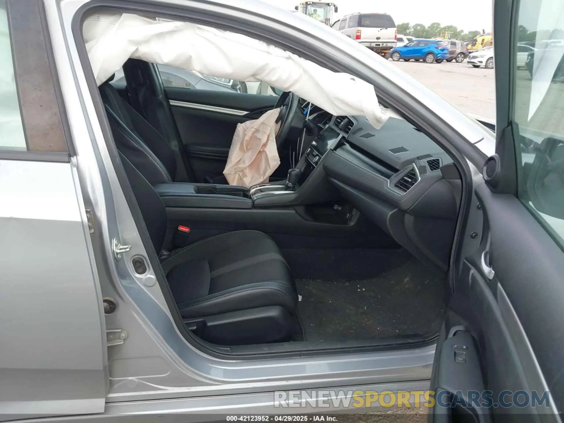 5 Photograph of a damaged car 2HGFC2F85LH565288 HONDA CIVIC 2020