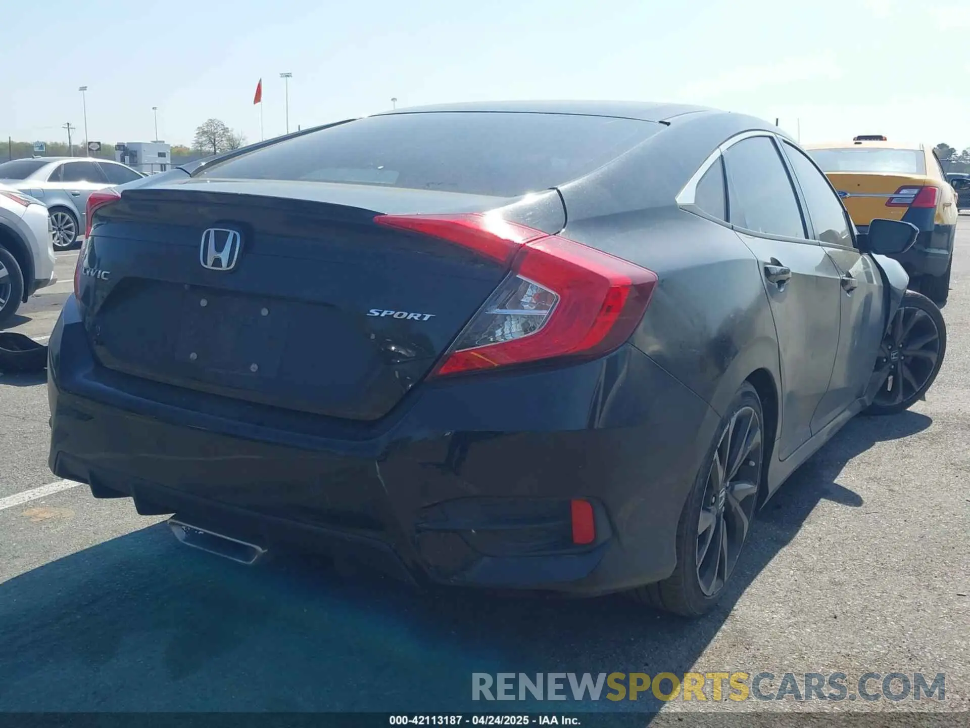4 Photograph of a damaged car 2HGFC2F85LH572841 HONDA CIVIC 2020