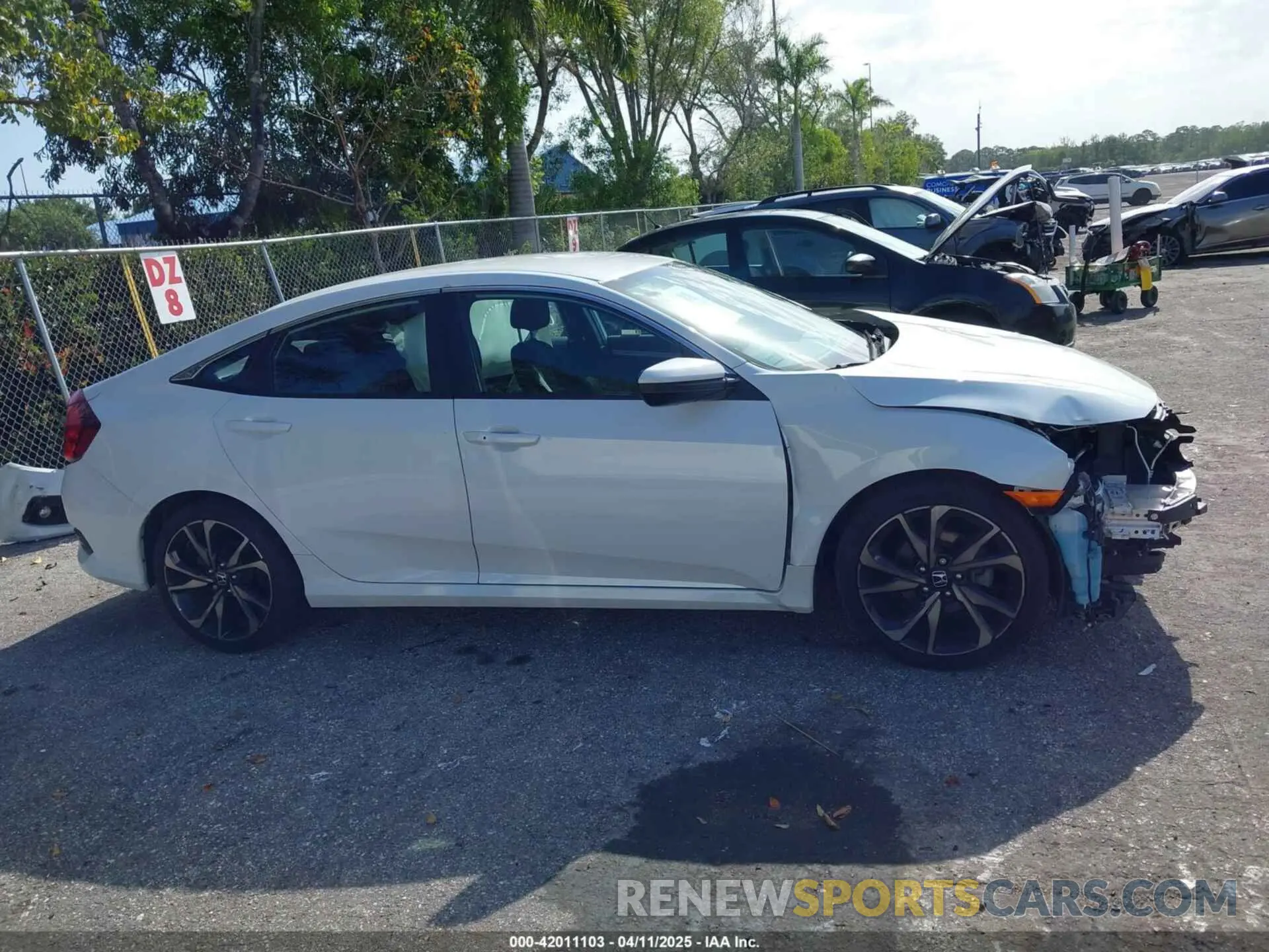 14 Photograph of a damaged car 2HGFC2F85LH584276 HONDA CIVIC 2020