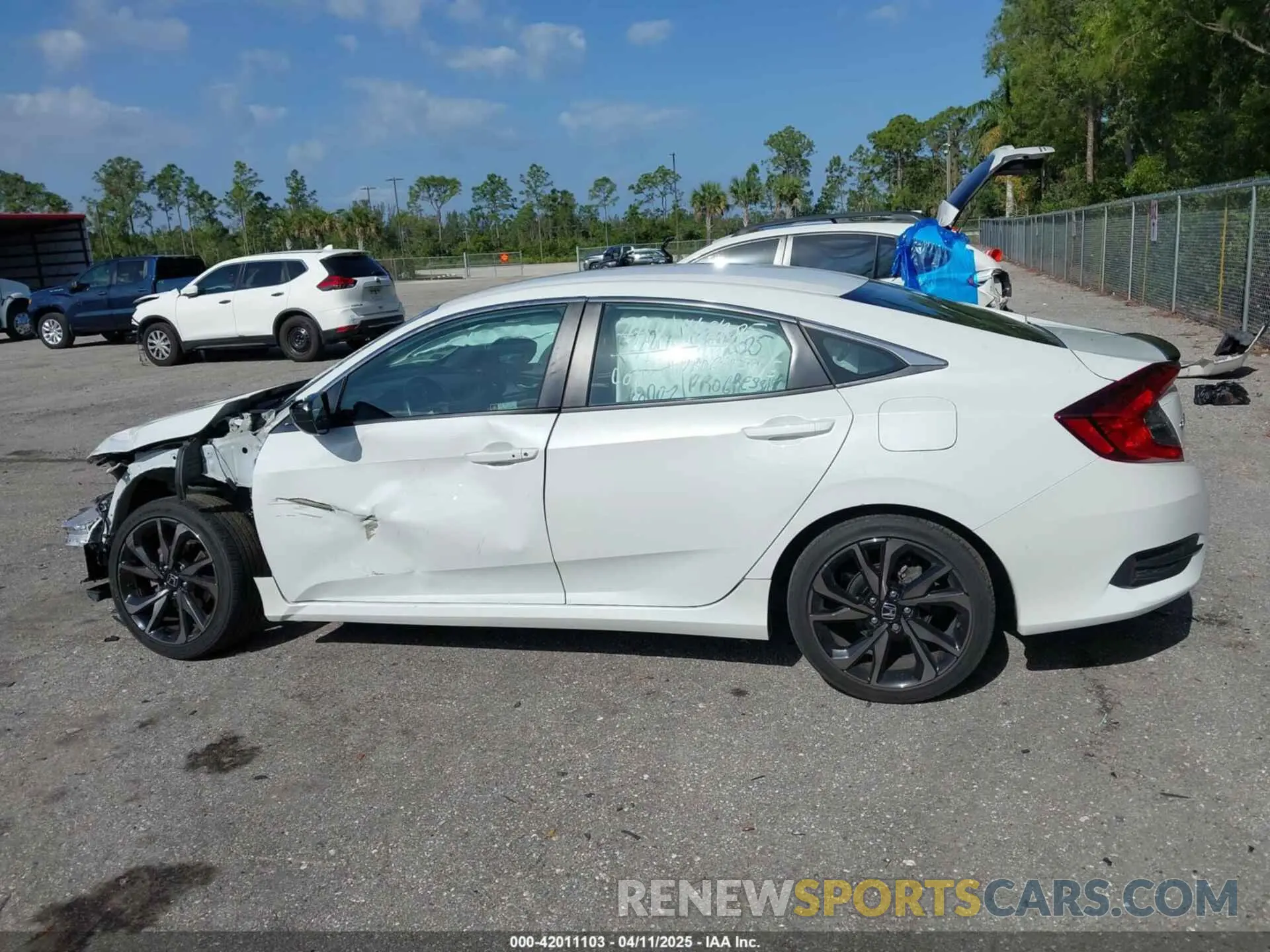15 Photograph of a damaged car 2HGFC2F85LH584276 HONDA CIVIC 2020