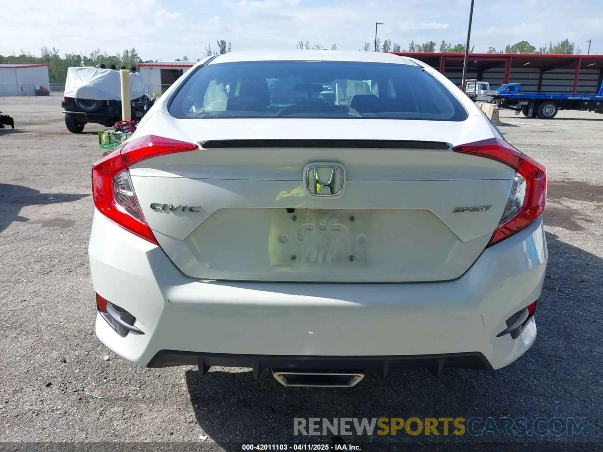 17 Photograph of a damaged car 2HGFC2F85LH584276 HONDA CIVIC 2020