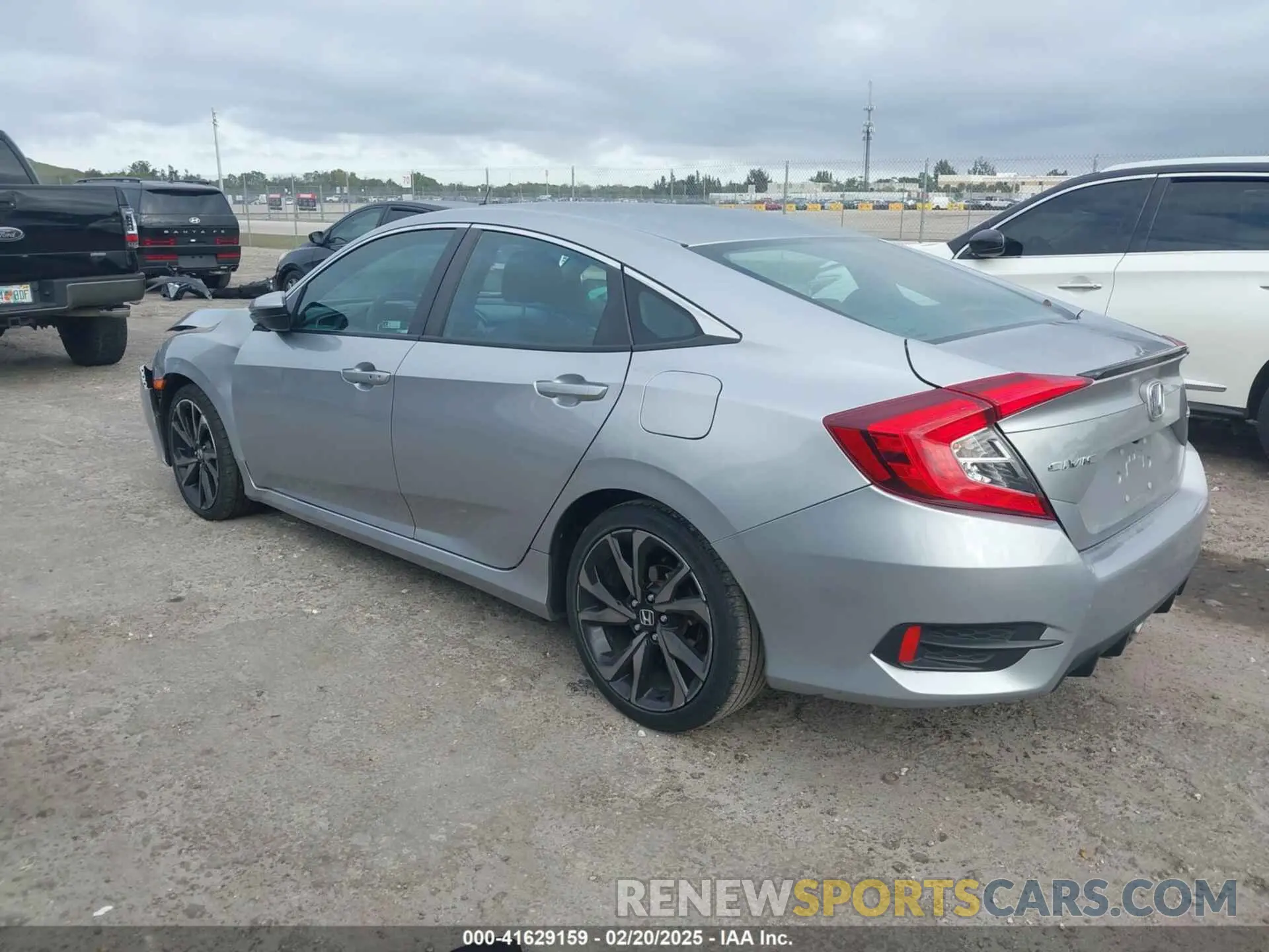 3 Photograph of a damaged car 2HGFC2F85LH587100 HONDA CIVIC 2020