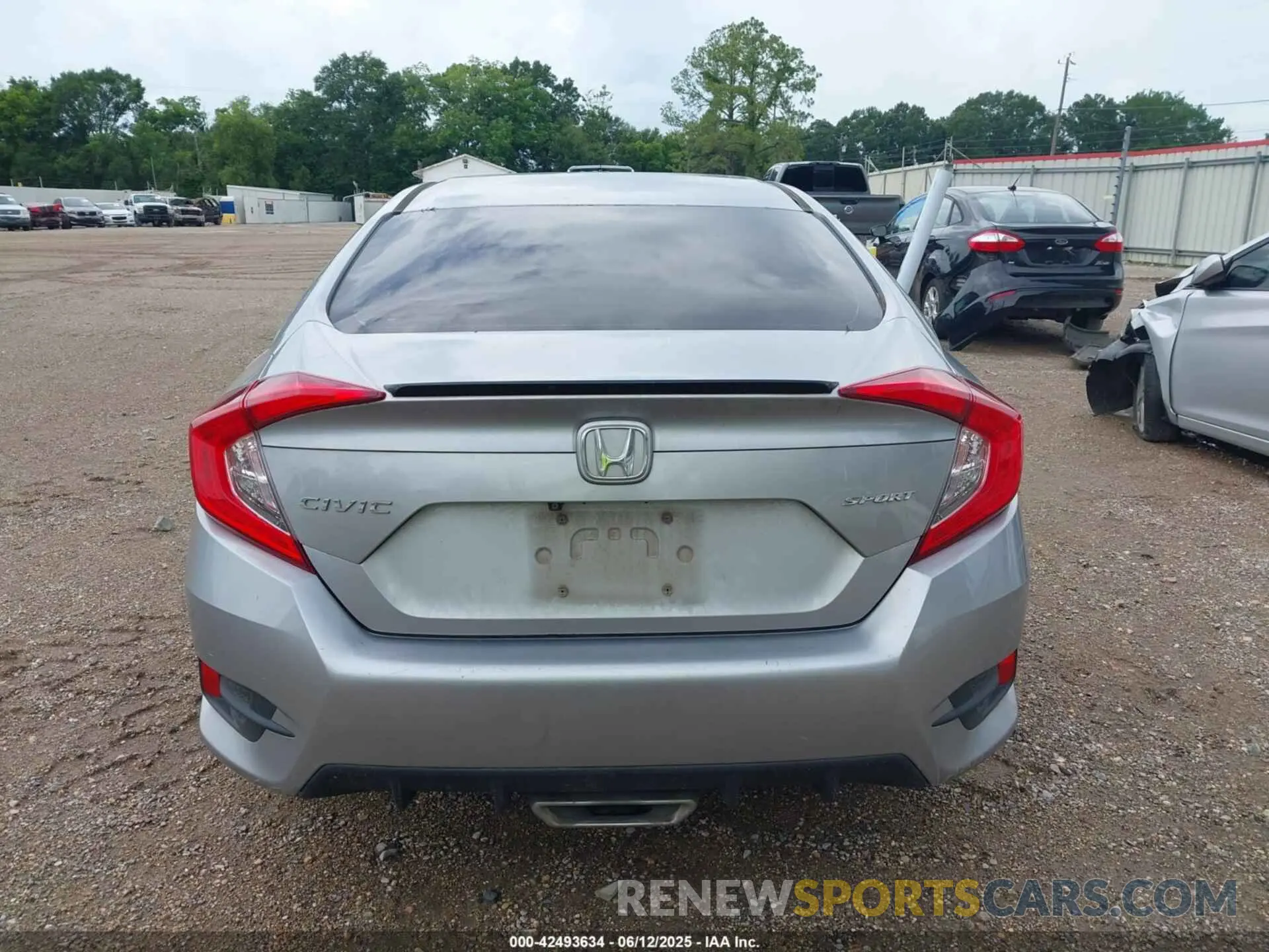 16 Photograph of a damaged car 2HGFC2F85LH591776 HONDA CIVIC 2020