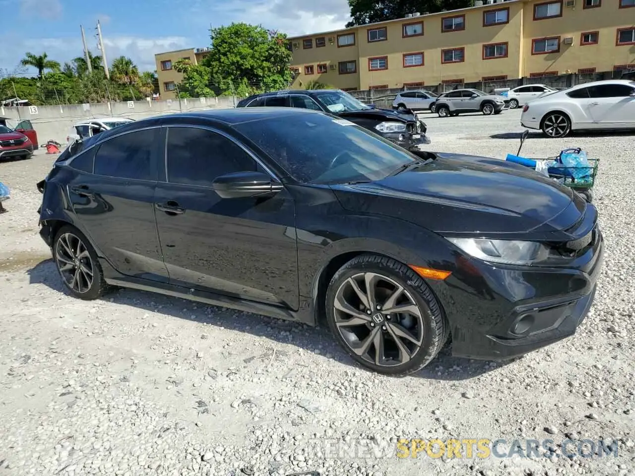 4 Photograph of a damaged car 2HGFC2F85LH602307 HONDA CIVIC 2020
