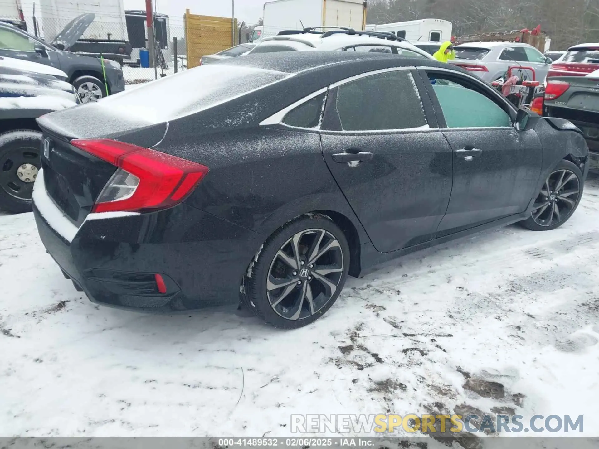 4 Photograph of a damaged car 2HGFC2F86LH535118 HONDA CIVIC 2020