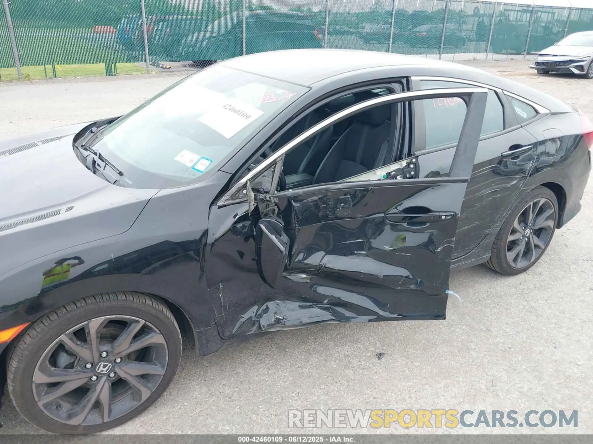 6 Photograph of a damaged car 2HGFC2F86LH565235 HONDA CIVIC 2020
