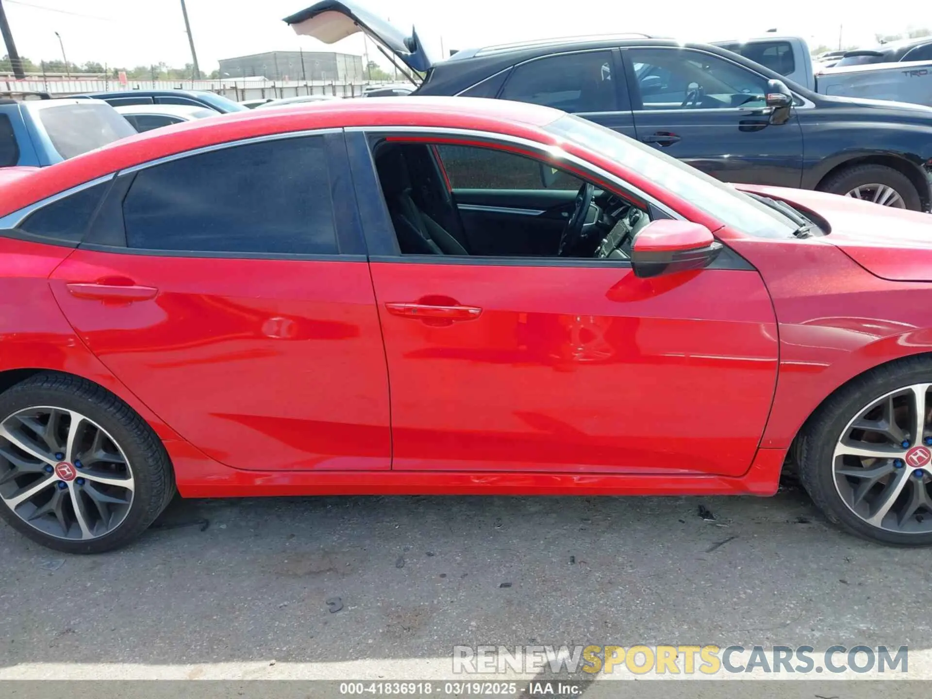 12 Photograph of a damaged car 2HGFC2F87LH586109 HONDA CIVIC 2020
