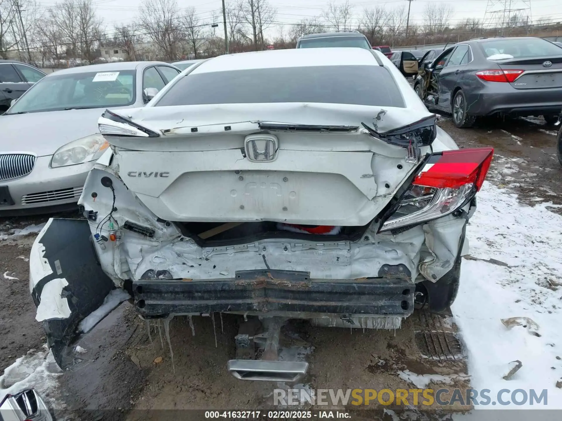 17 Photograph of a damaged car 2HGFC2F88LH532186 HONDA CIVIC 2020