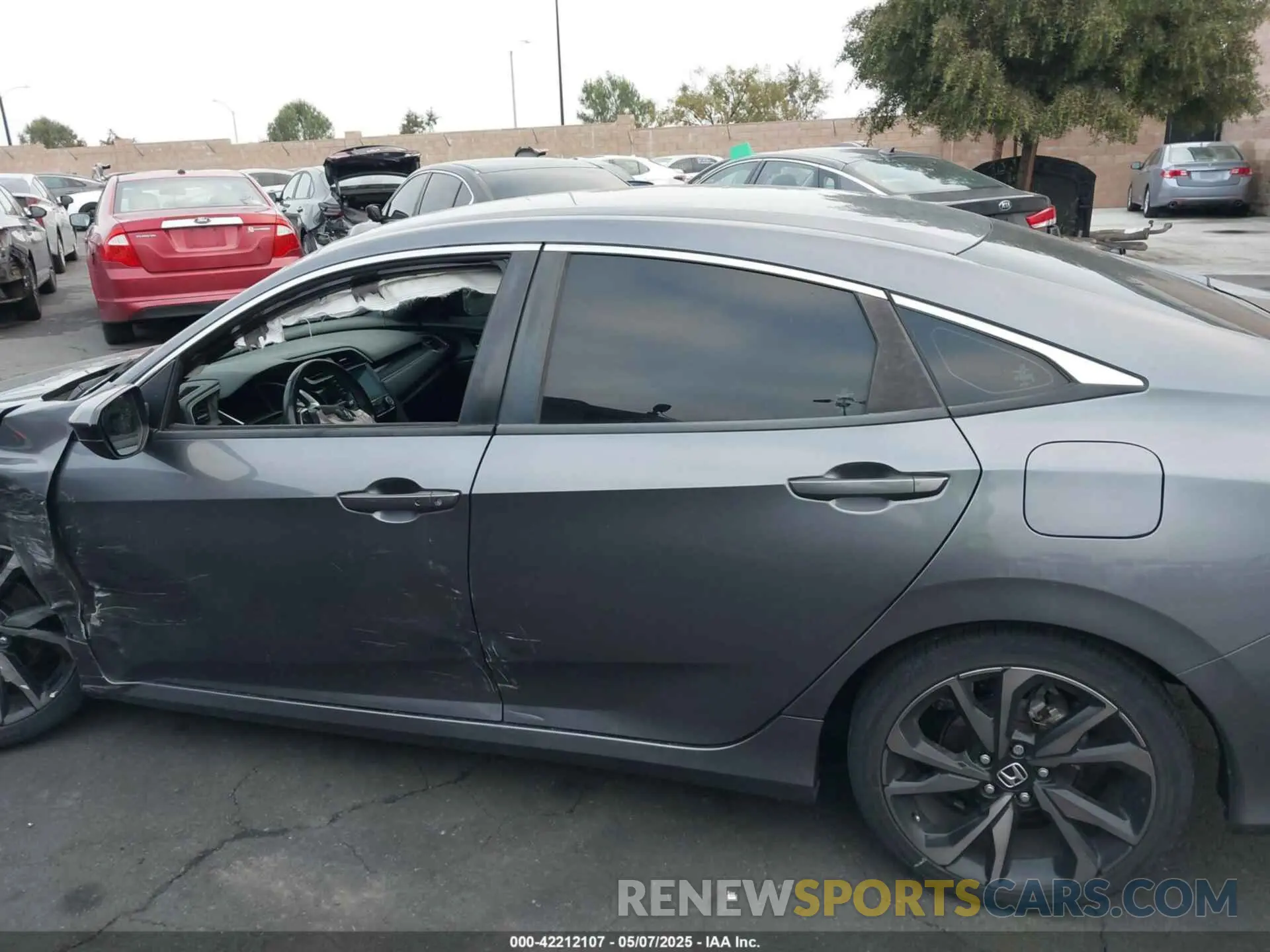 13 Photograph of a damaged car 2HGFC2F88LH540689 HONDA CIVIC 2020