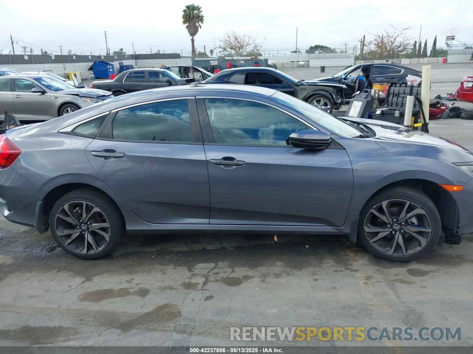 13 Photograph of a damaged car 2HGFC2F88LH545116 HONDA CIVIC 2020