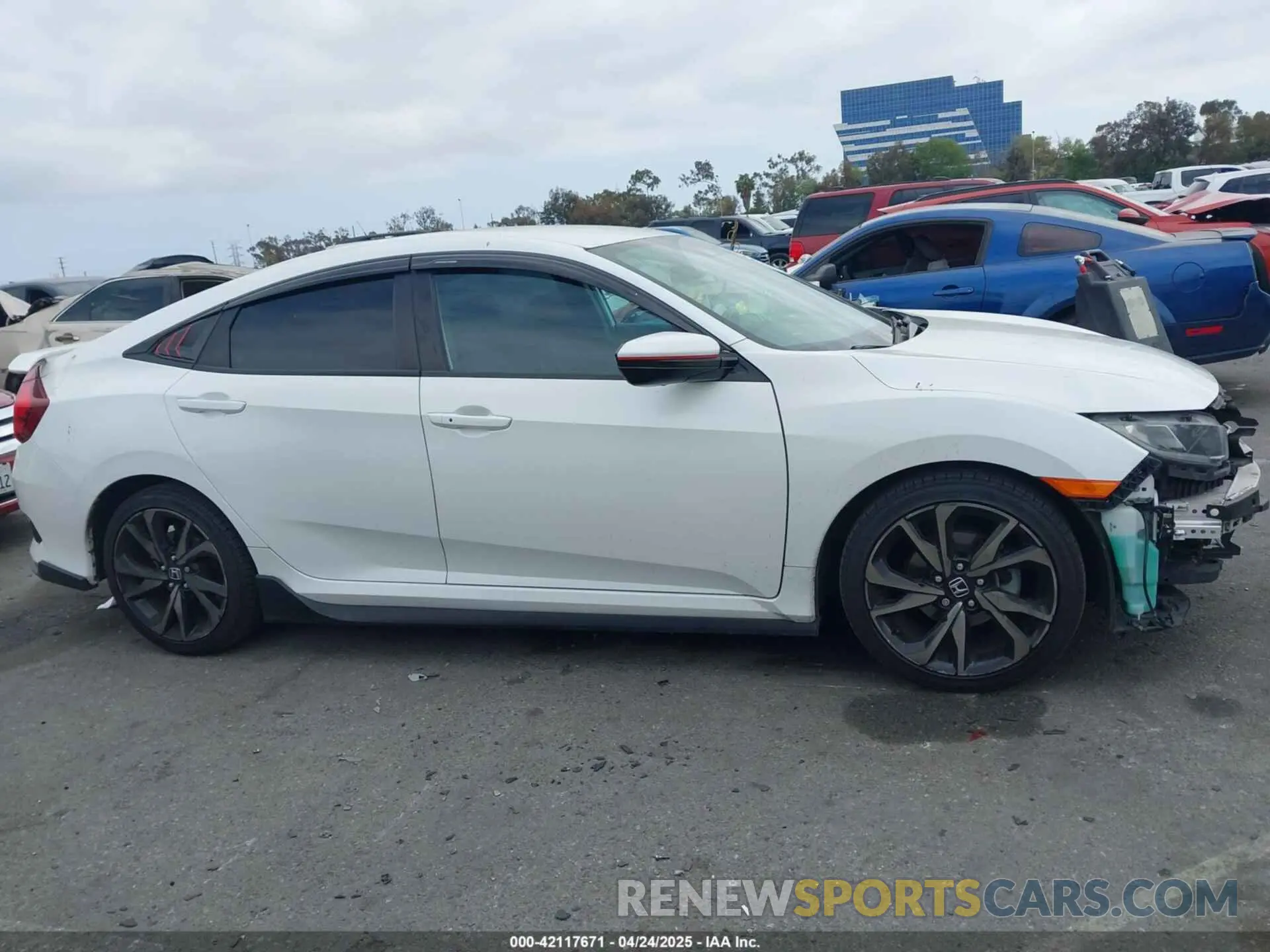 14 Photograph of a damaged car 2HGFC2F88LH555760 HONDA CIVIC 2020