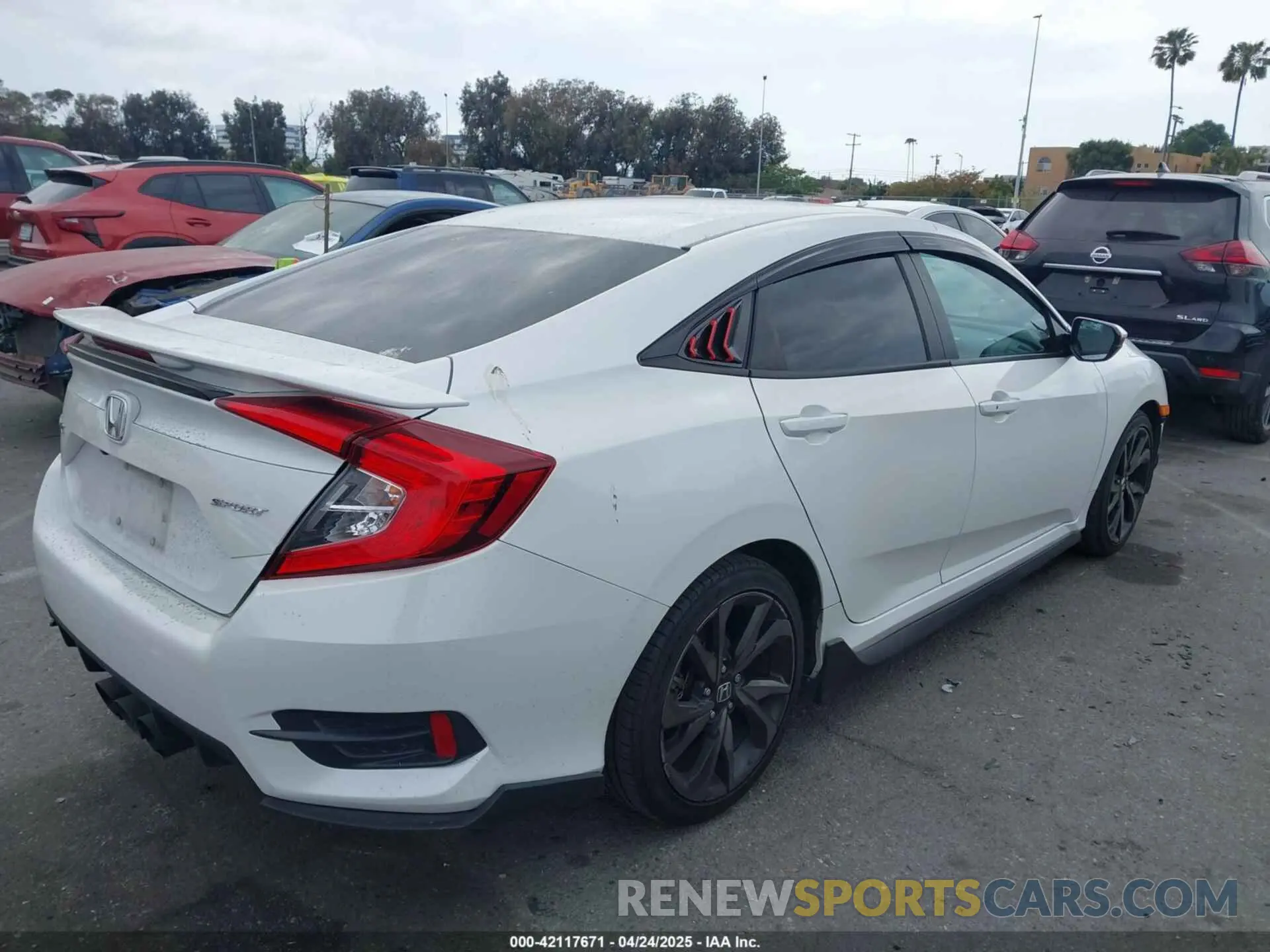 4 Photograph of a damaged car 2HGFC2F88LH555760 HONDA CIVIC 2020