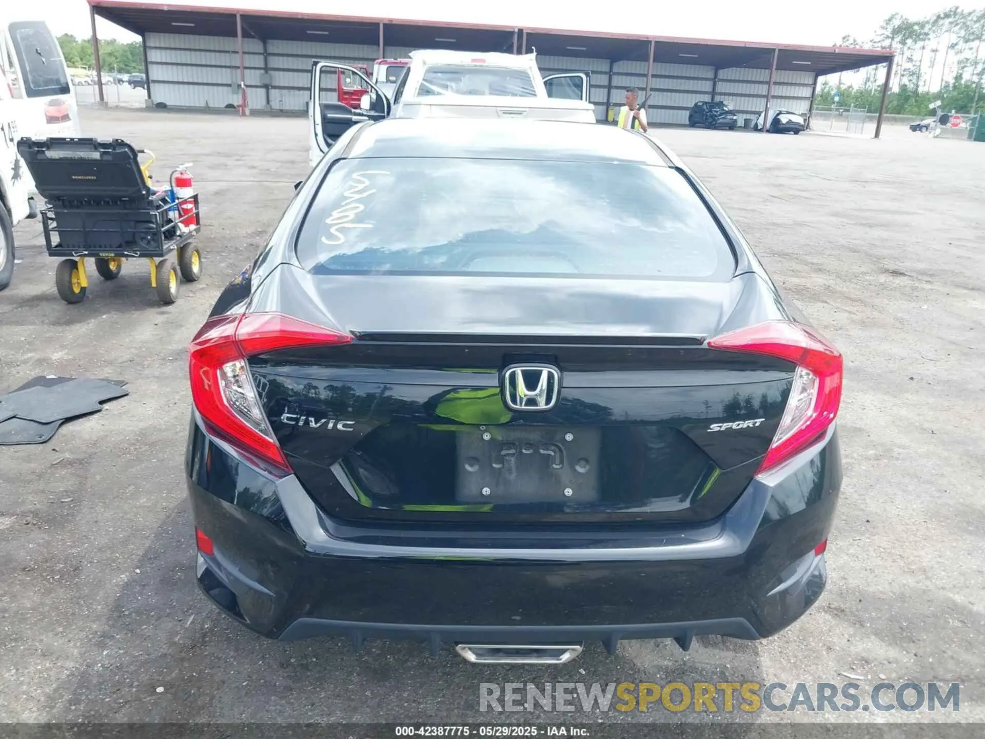 16 Photograph of a damaged car 2HGFC2F88LH585485 HONDA CIVIC 2020