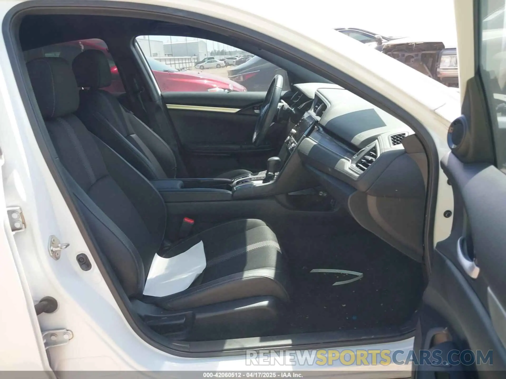 5 Photograph of a damaged car 2HGFC2F88LH599533 HONDA CIVIC 2020
