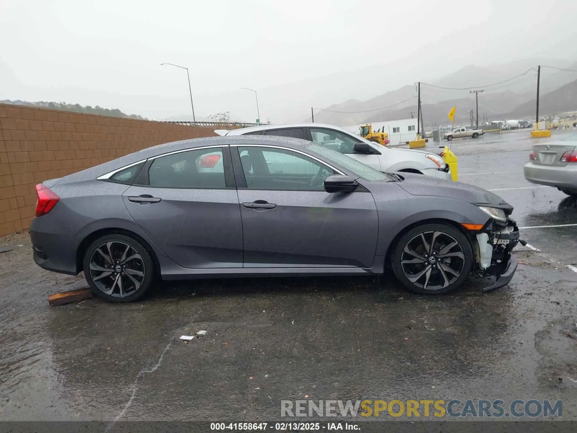 13 Photograph of a damaged car 2HGFC2F89LH528566 HONDA CIVIC 2020