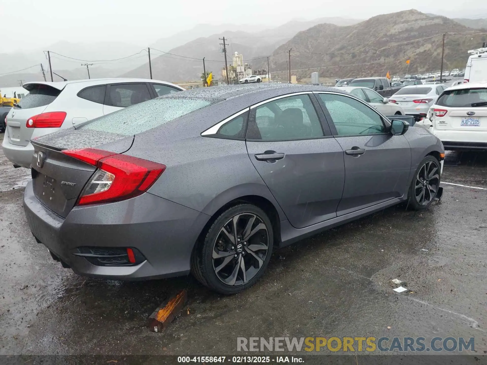 4 Photograph of a damaged car 2HGFC2F89LH528566 HONDA CIVIC 2020