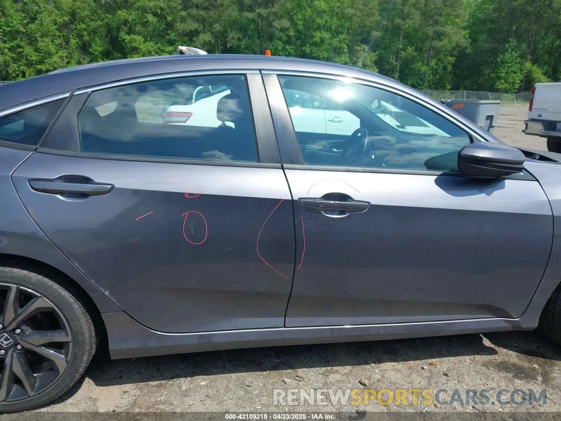 13 Photograph of a damaged car 2HGFC2F89LH529605 HONDA CIVIC 2020