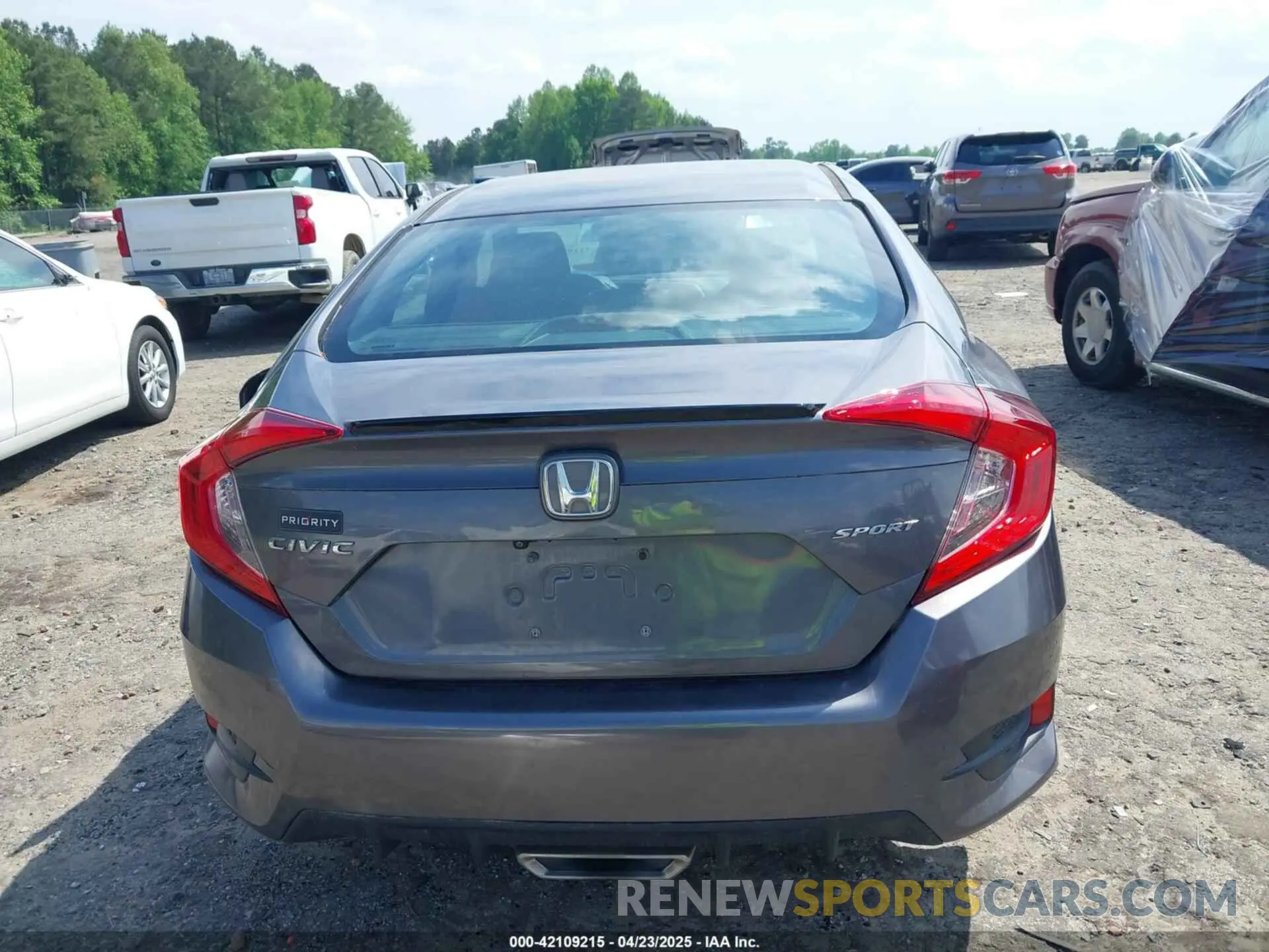 16 Photograph of a damaged car 2HGFC2F89LH529605 HONDA CIVIC 2020