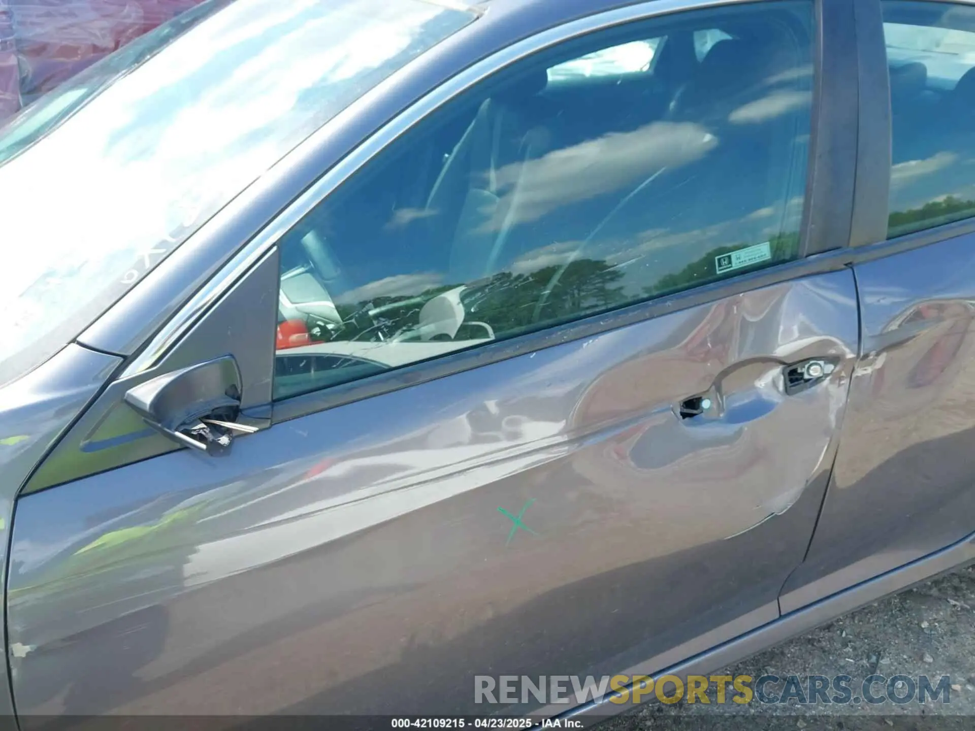 18 Photograph of a damaged car 2HGFC2F89LH529605 HONDA CIVIC 2020