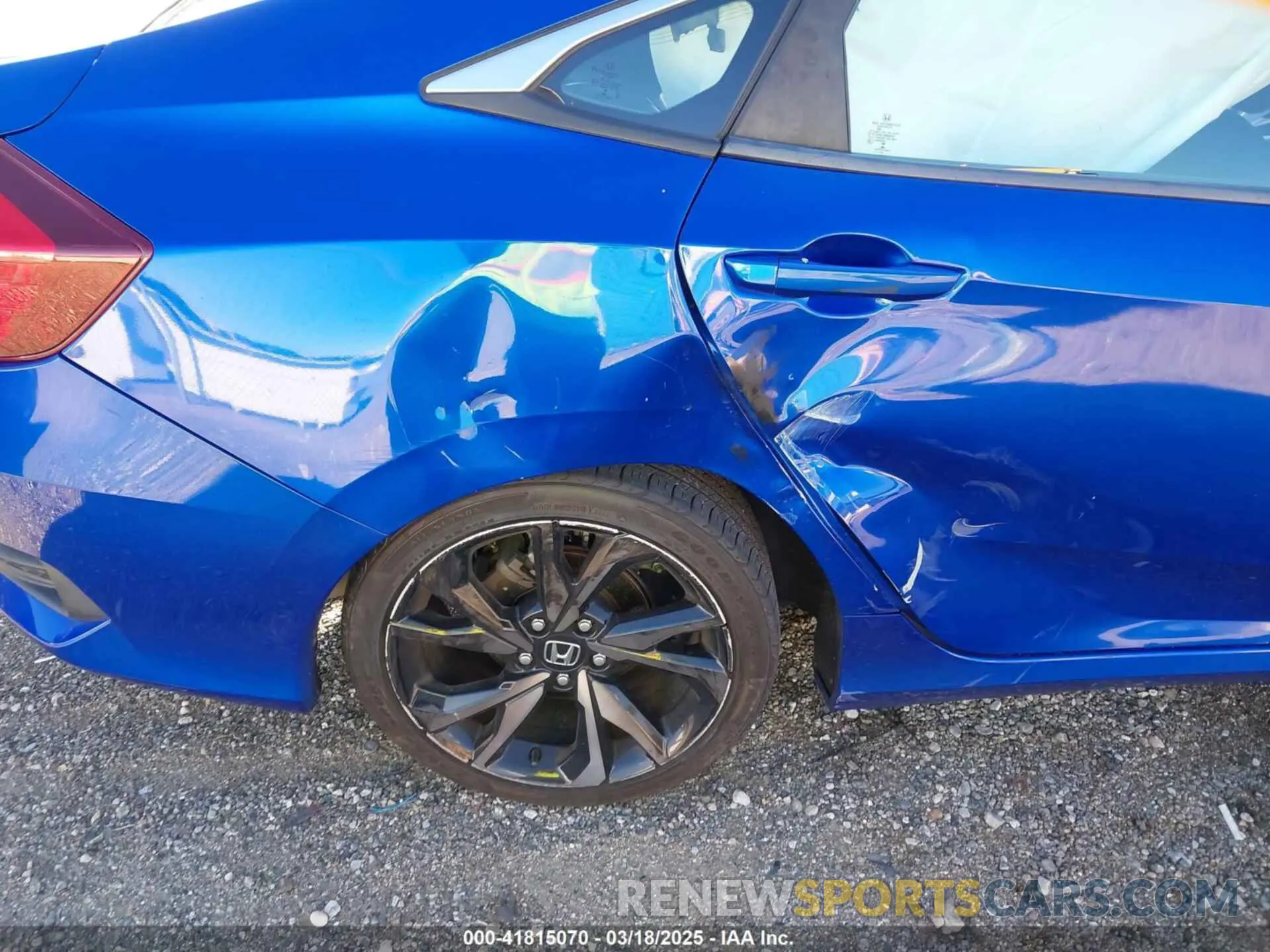 6 Photograph of a damaged car 2HGFC2F89LH555895 HONDA CIVIC 2020