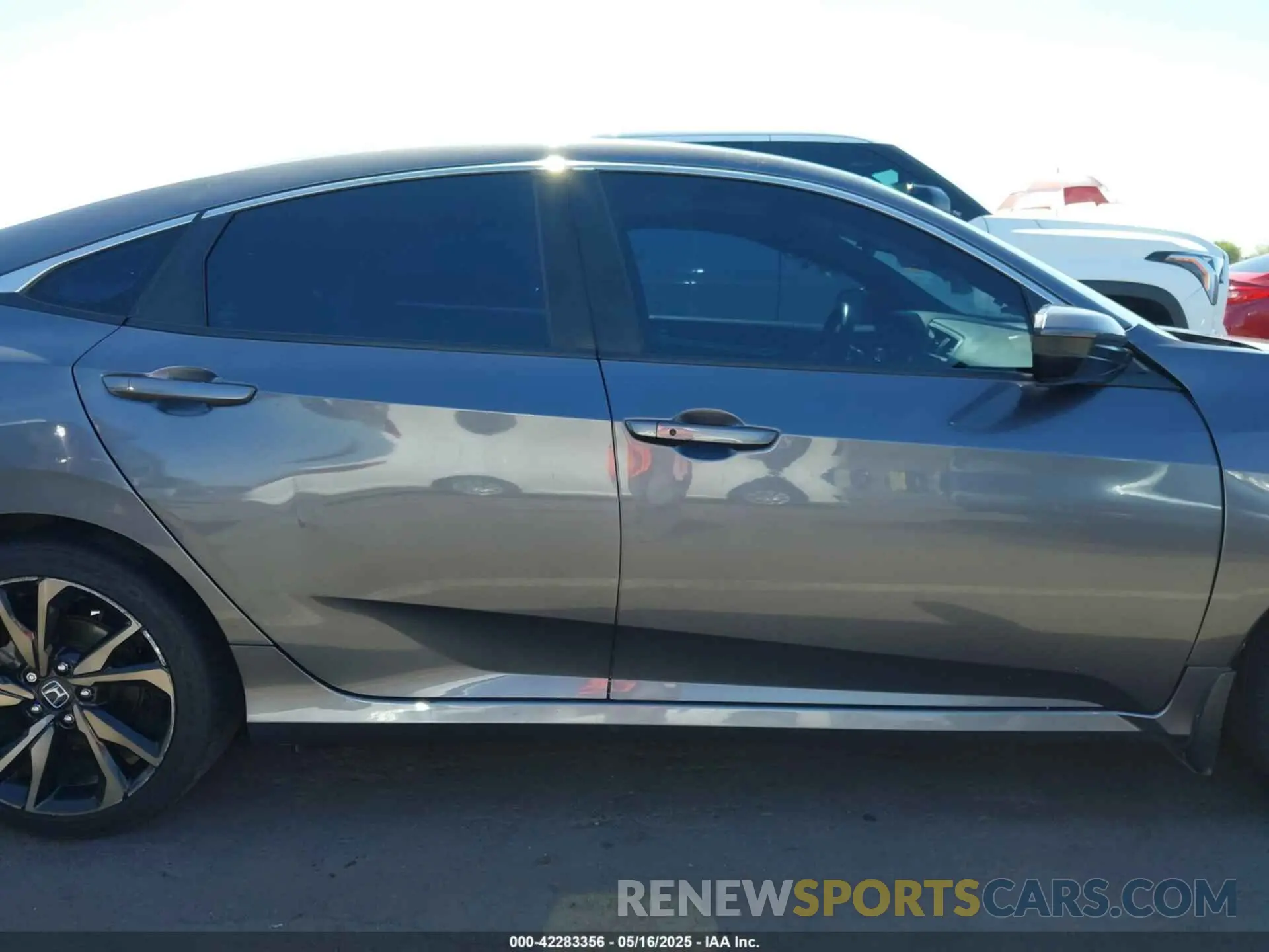 14 Photograph of a damaged car 2HGFC2F89LH590405 HONDA CIVIC 2020