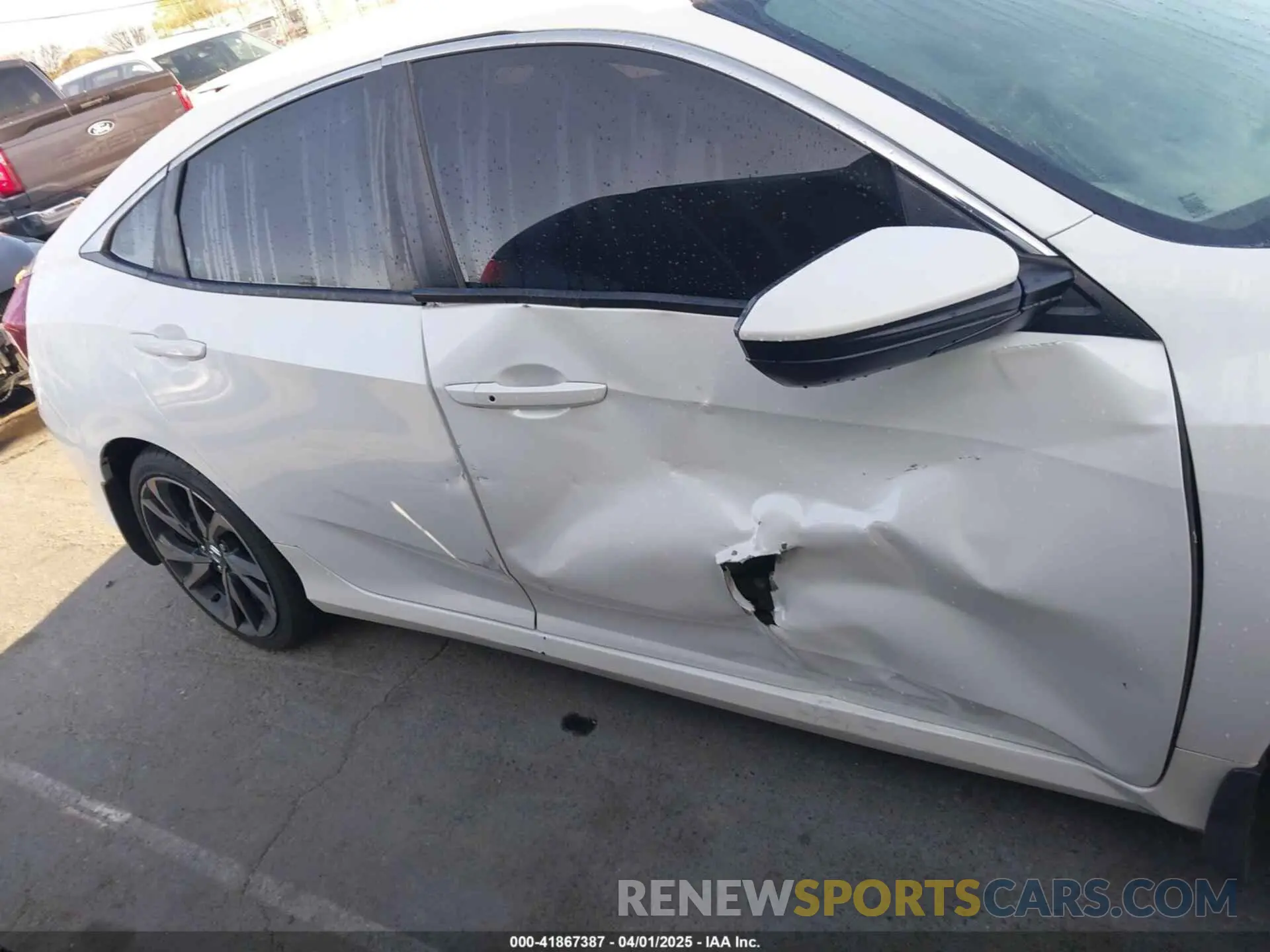 13 Photograph of a damaged car 2HGFC2F8XLH584256 HONDA CIVIC 2020