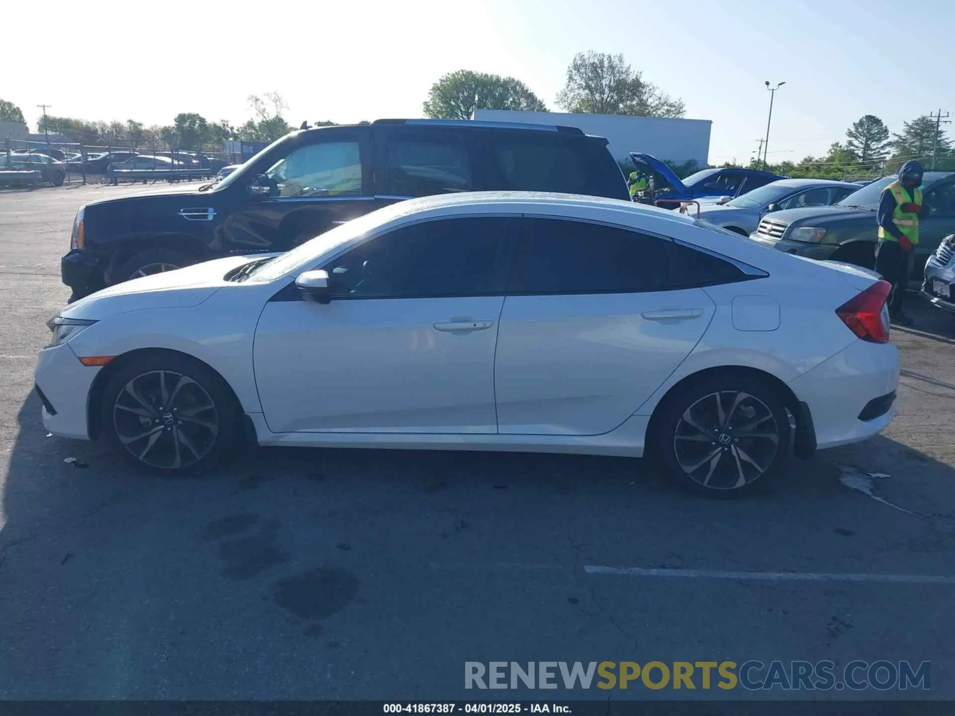 14 Photograph of a damaged car 2HGFC2F8XLH584256 HONDA CIVIC 2020