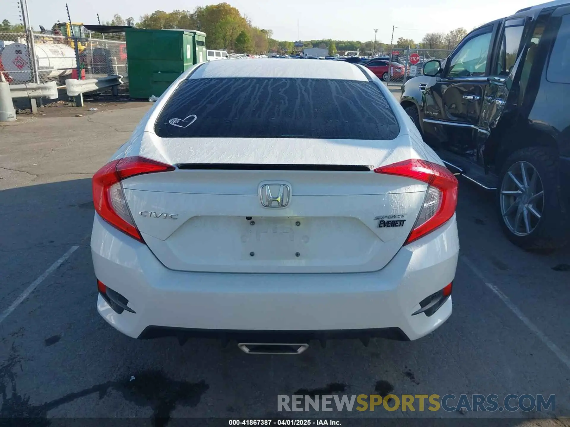 16 Photograph of a damaged car 2HGFC2F8XLH584256 HONDA CIVIC 2020