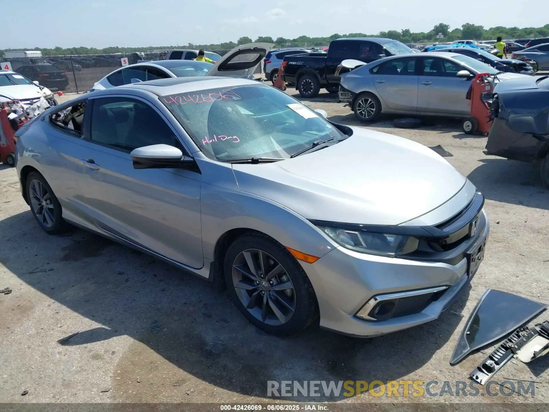 1 Photograph of a damaged car 2HGFC3B30LH350126 HONDA CIVIC 2020