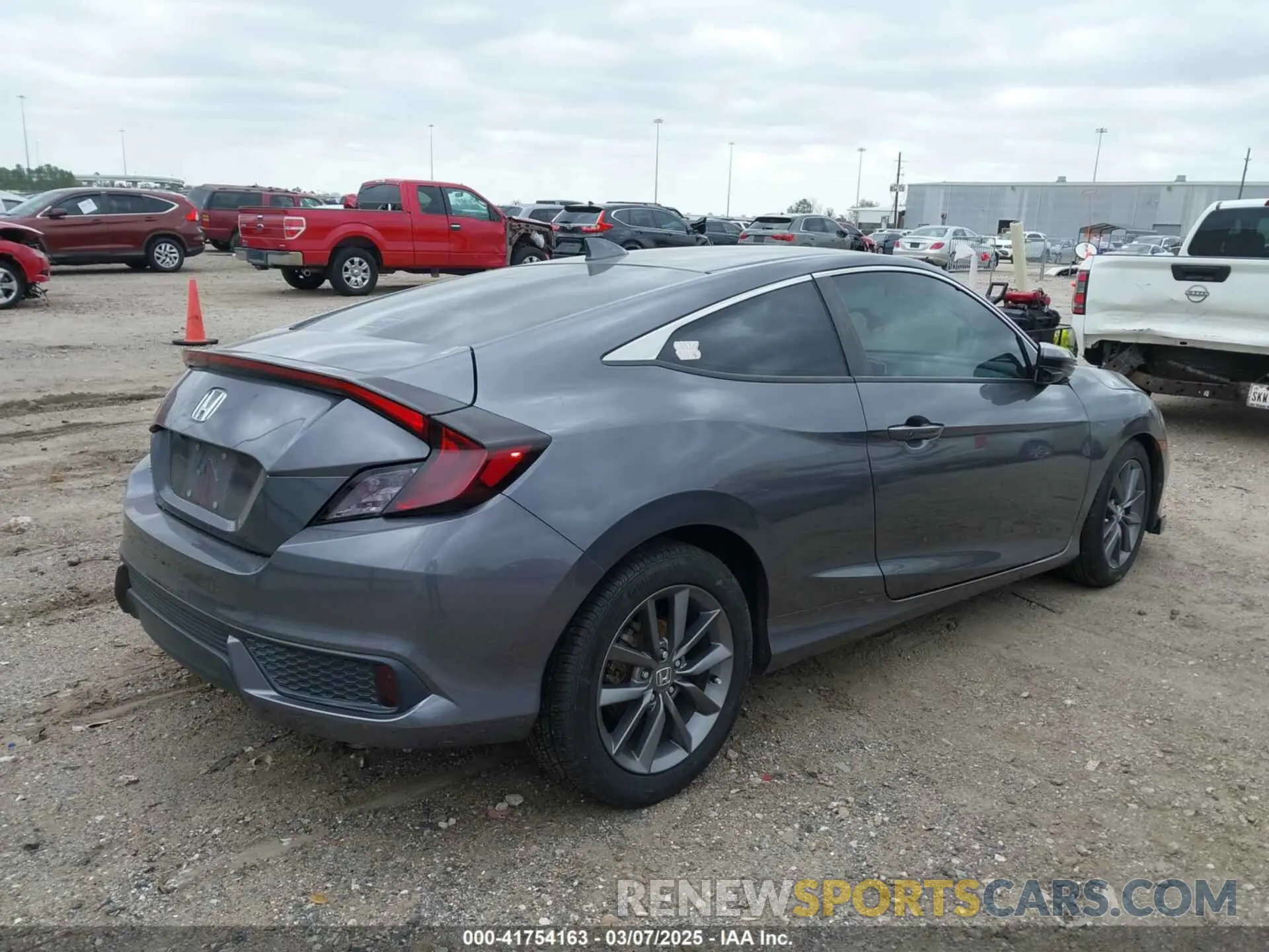 4 Photograph of a damaged car 2HGFC3B34LH350839 HONDA CIVIC 2020